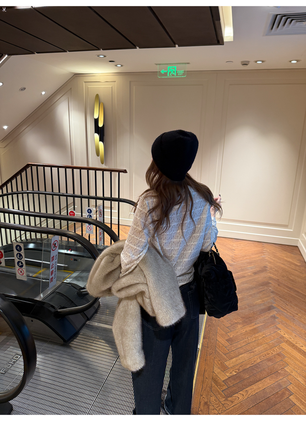 LelyMooch レースタッチ クルーネックトップス  LEM272