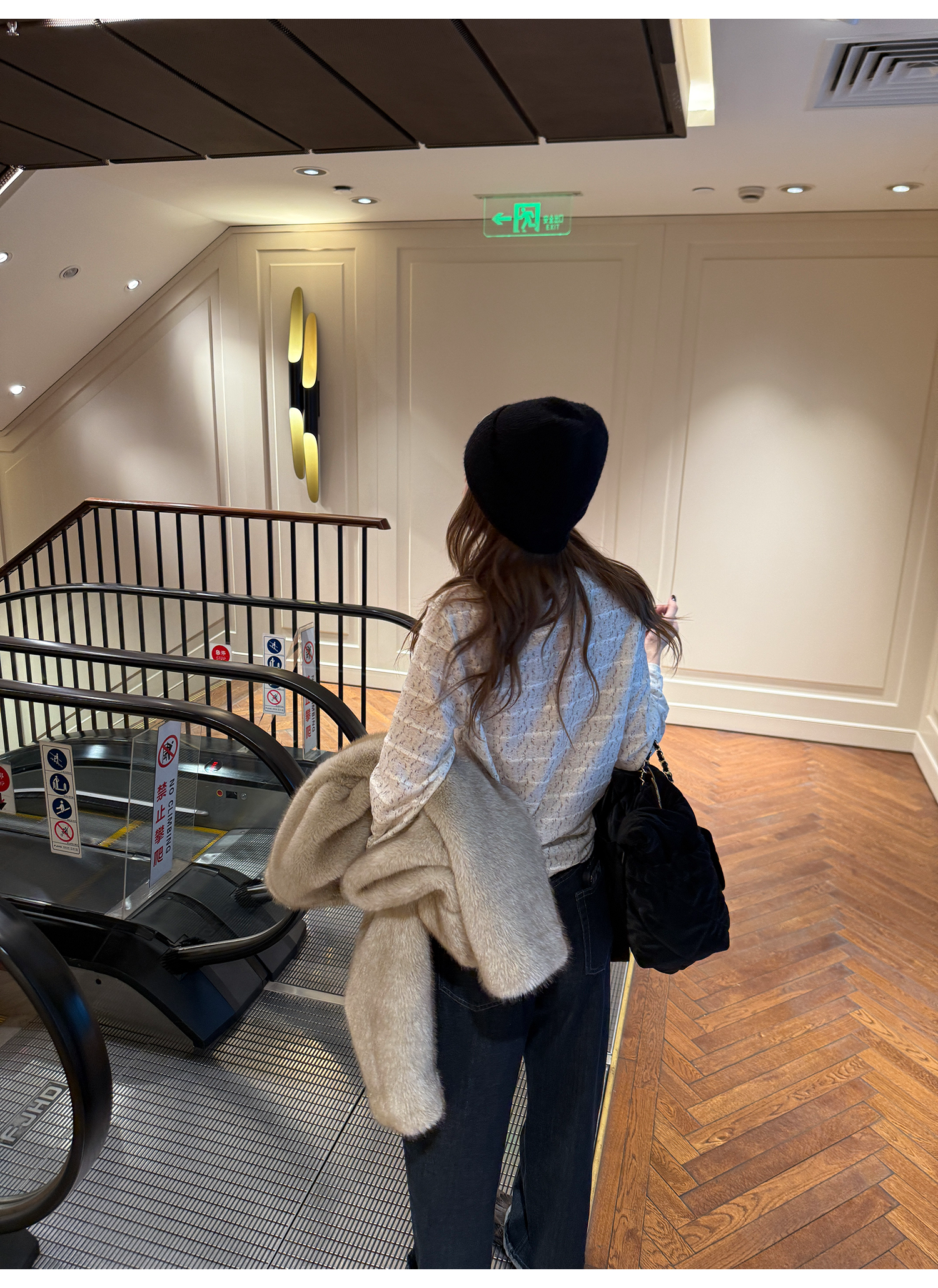 LelyMooch レースタッチ クルーネックトップス  LEM272