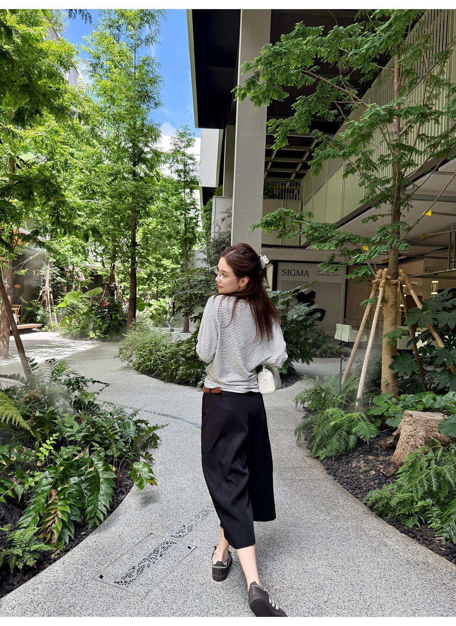 LelyMooch 小花刺繍ストライプトップス  LEM210