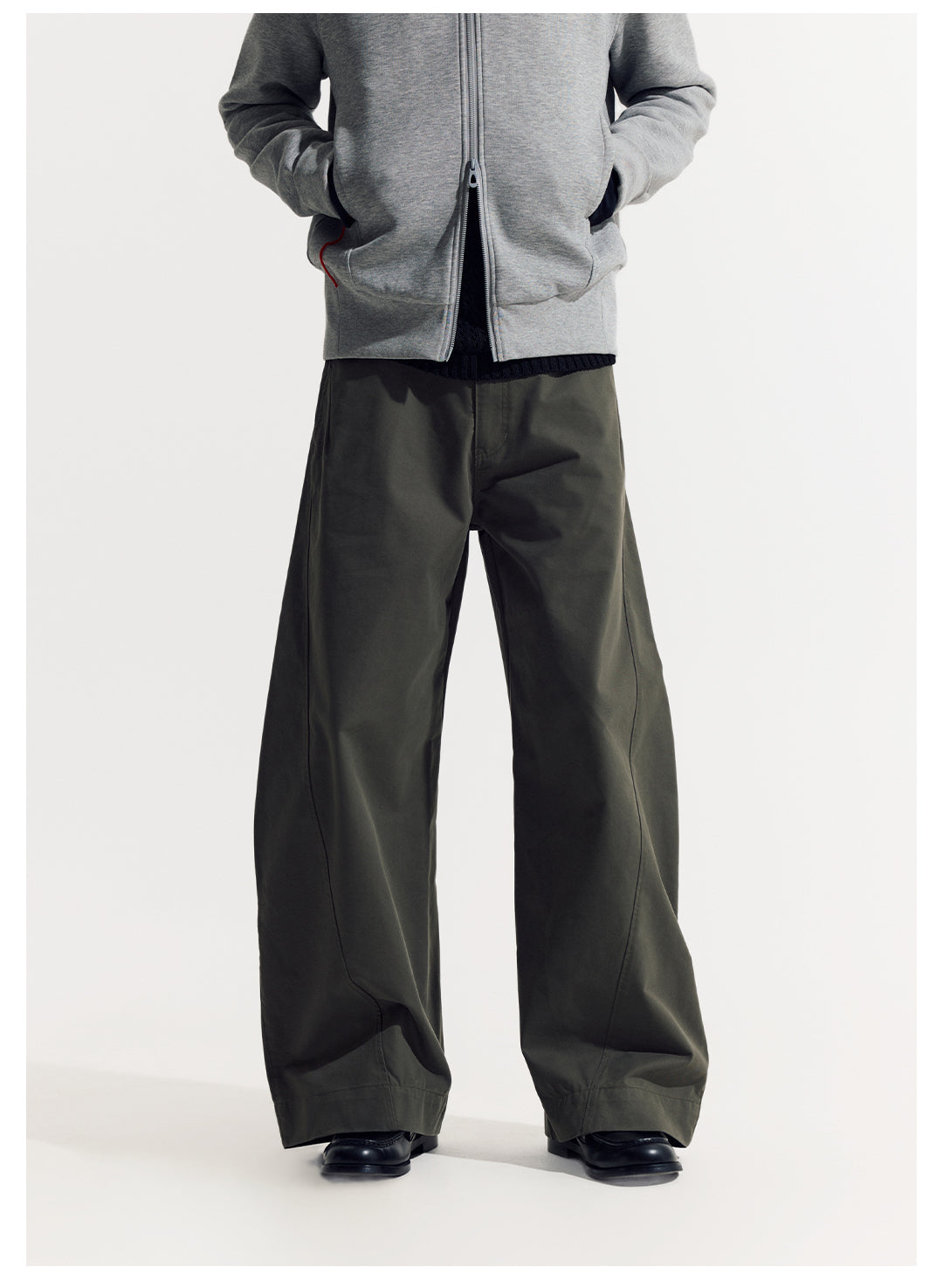 立体カーブドライン × ワイドシルエット構造タックデザインパンツ LOM030