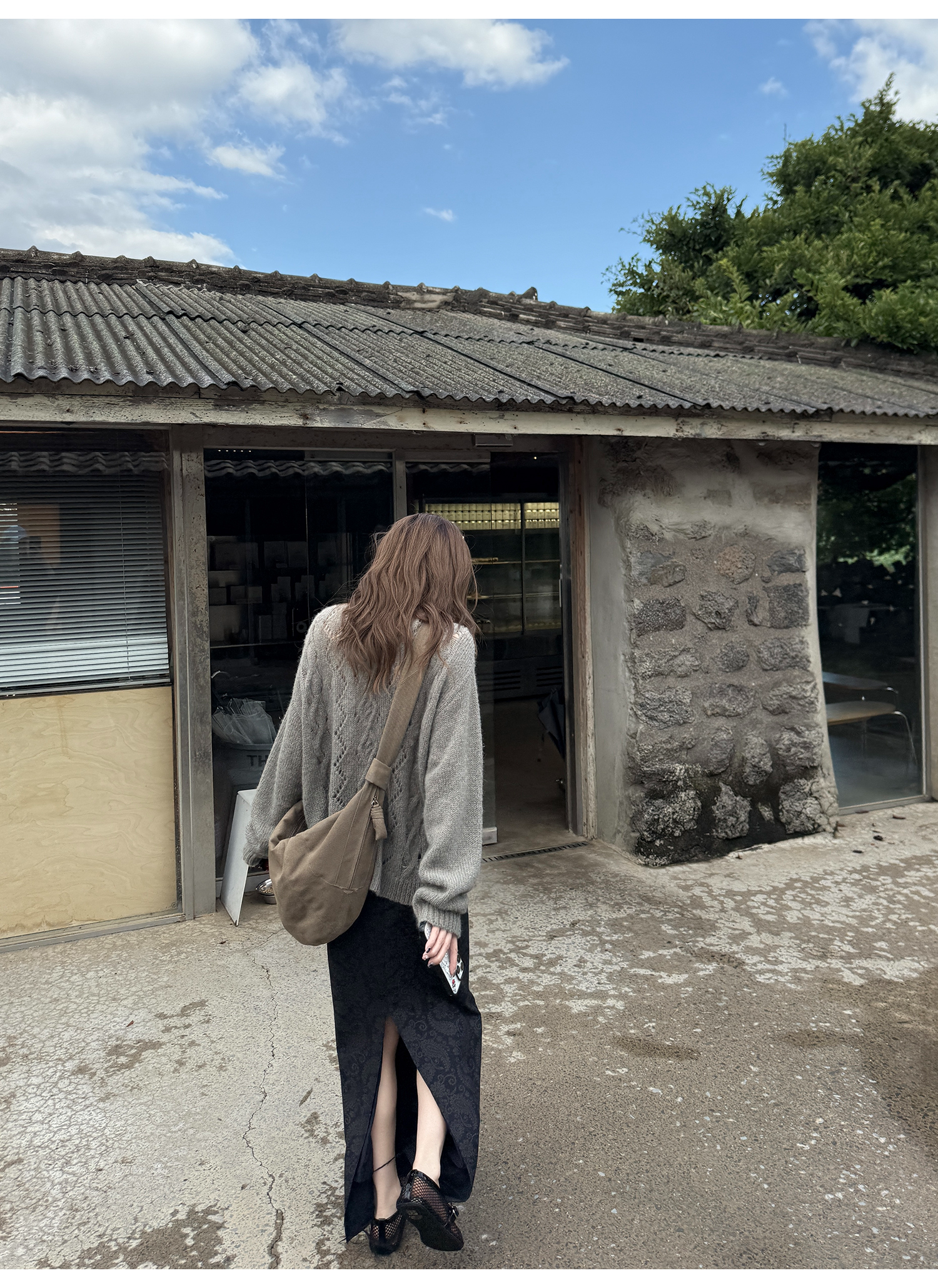 LelyMooch 小花刺しゅうウールジップカーディガン  LEM230