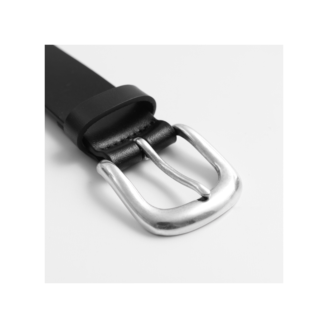 本革チャームベルト🖤ロック＆ストリートコーデにぴったり！  LEM219