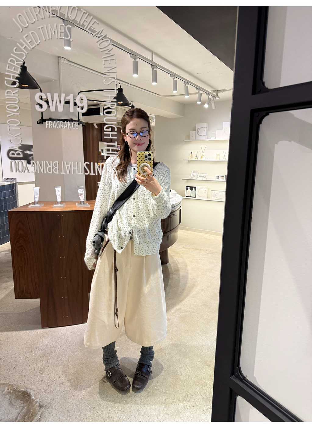 LelyMooch 起毛コットン ベージュクロップドパンツ  LEM255