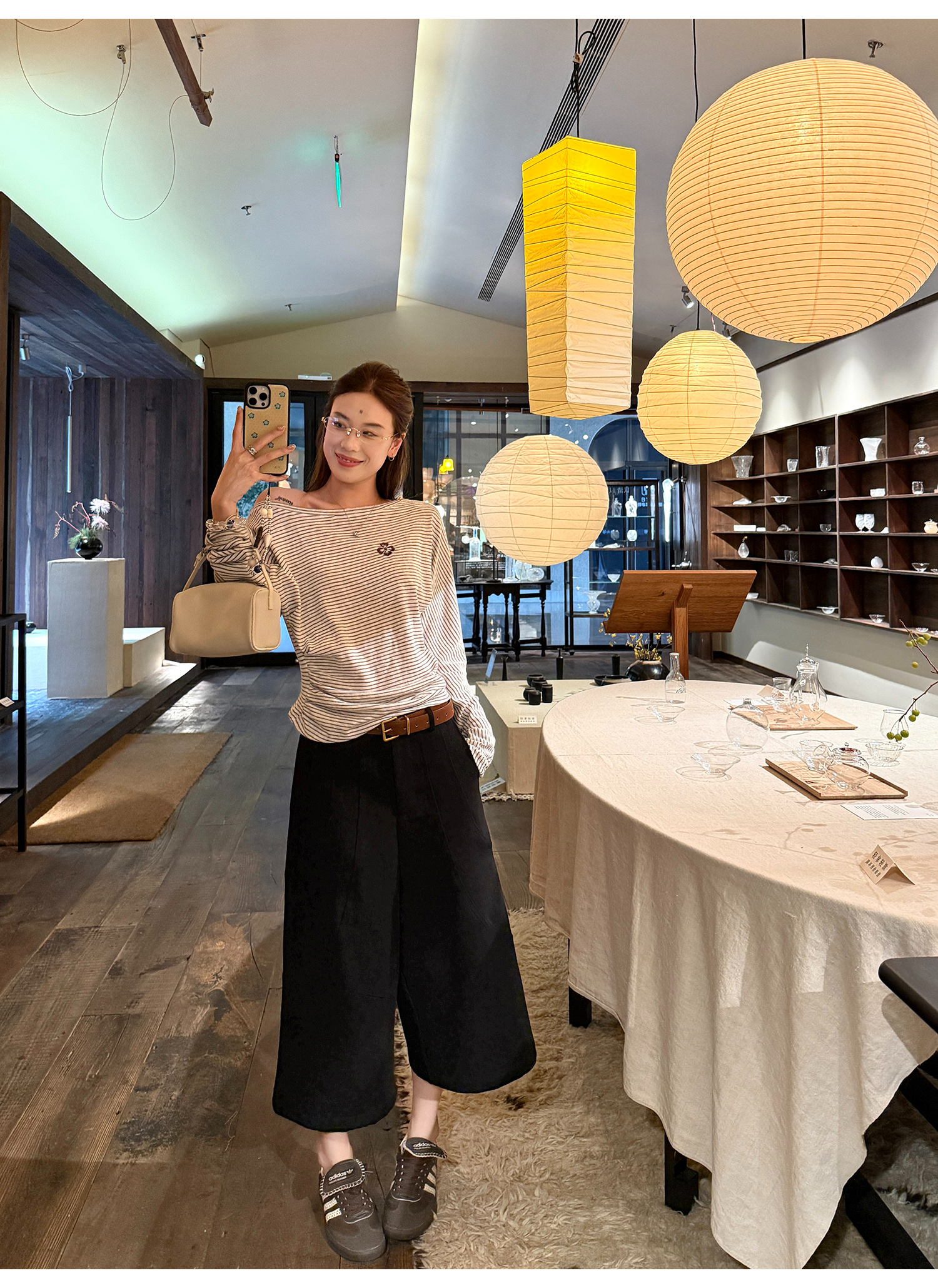 LelyMooch 小花刺繍ストライプトップス  LEM210