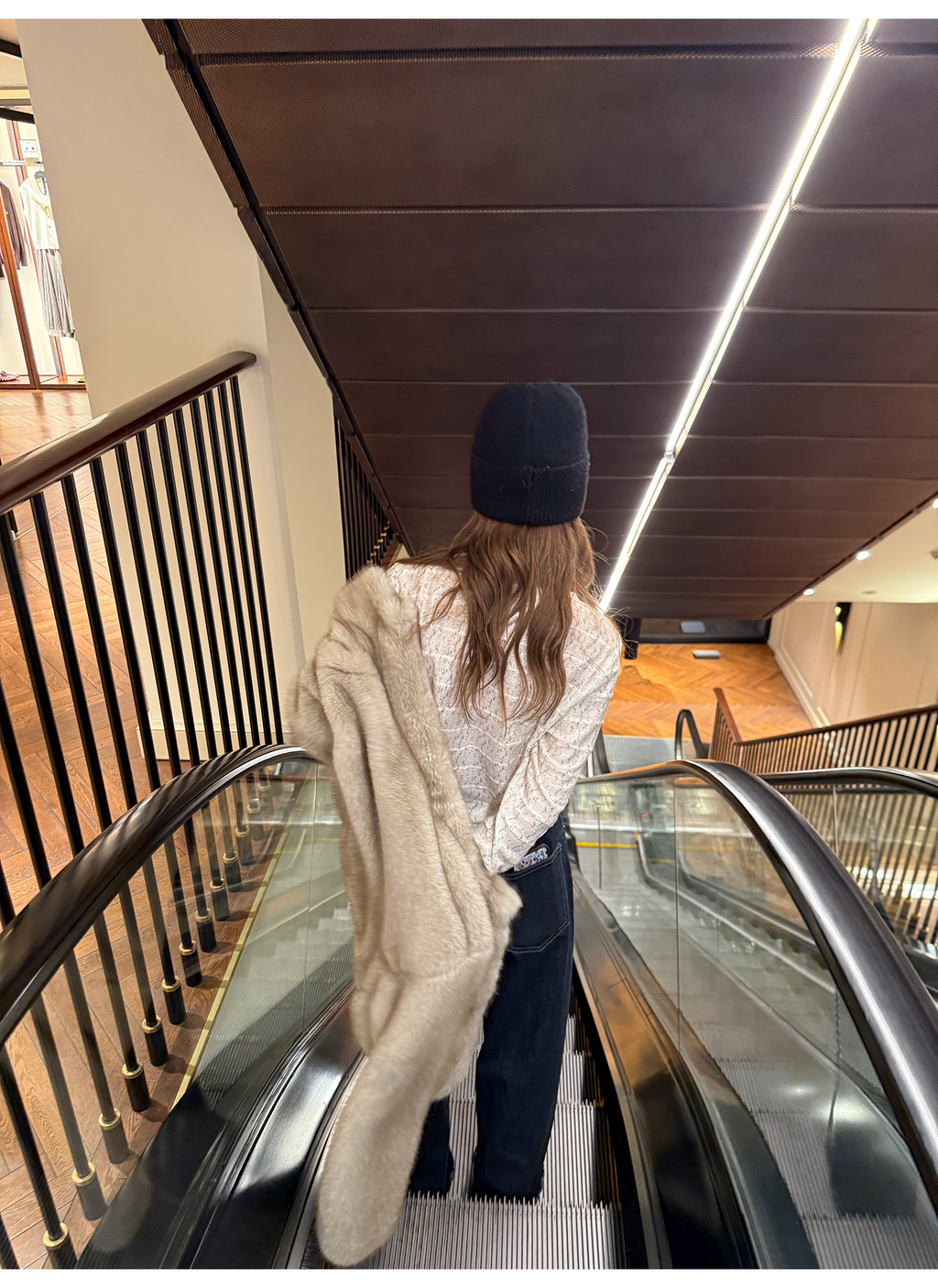 LelyMooch レースタッチ クルーネックトップス  LEM272