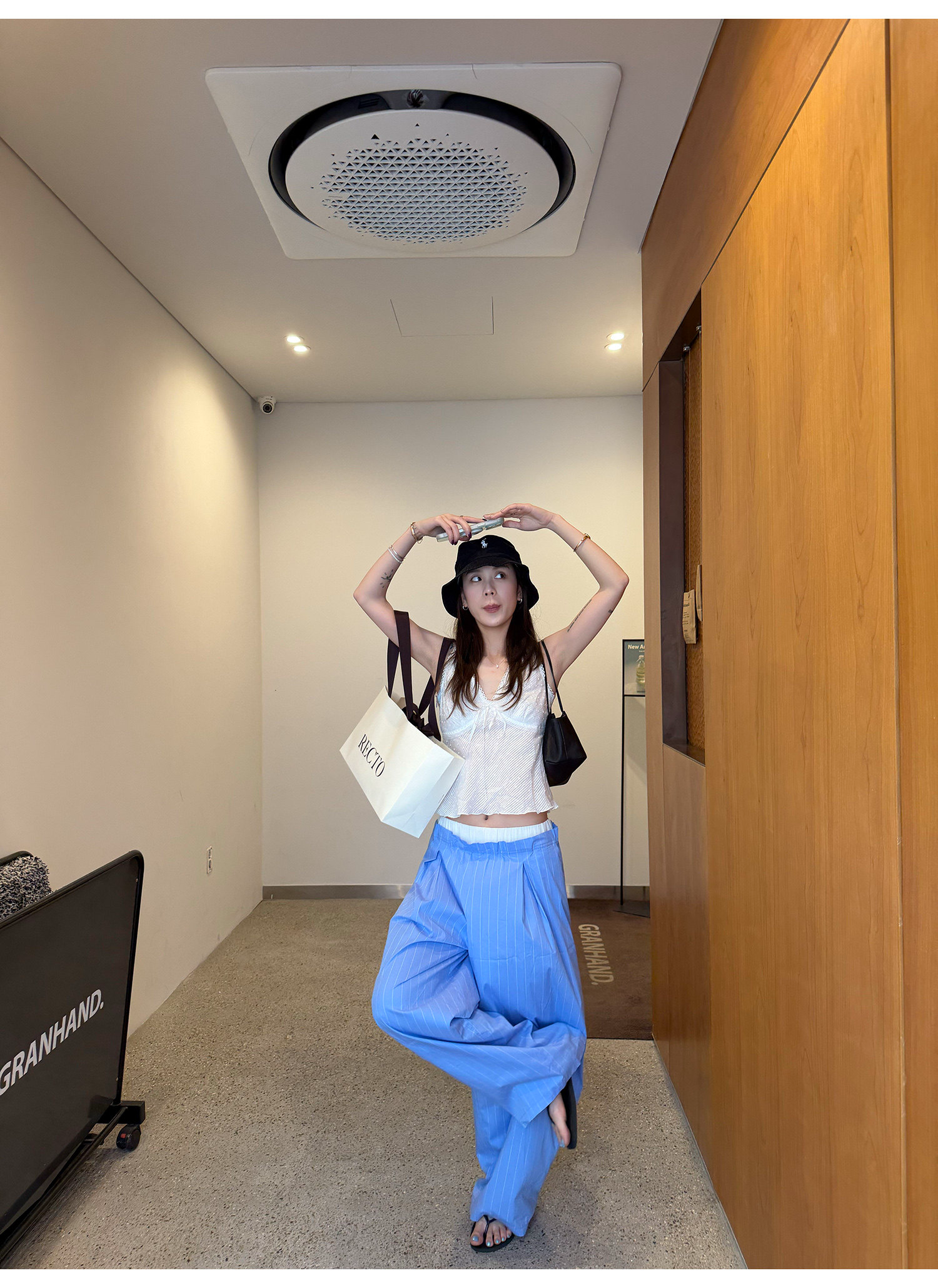 LelyMooch 爽やかブルーのバルーンカーブパンツ  LEM363