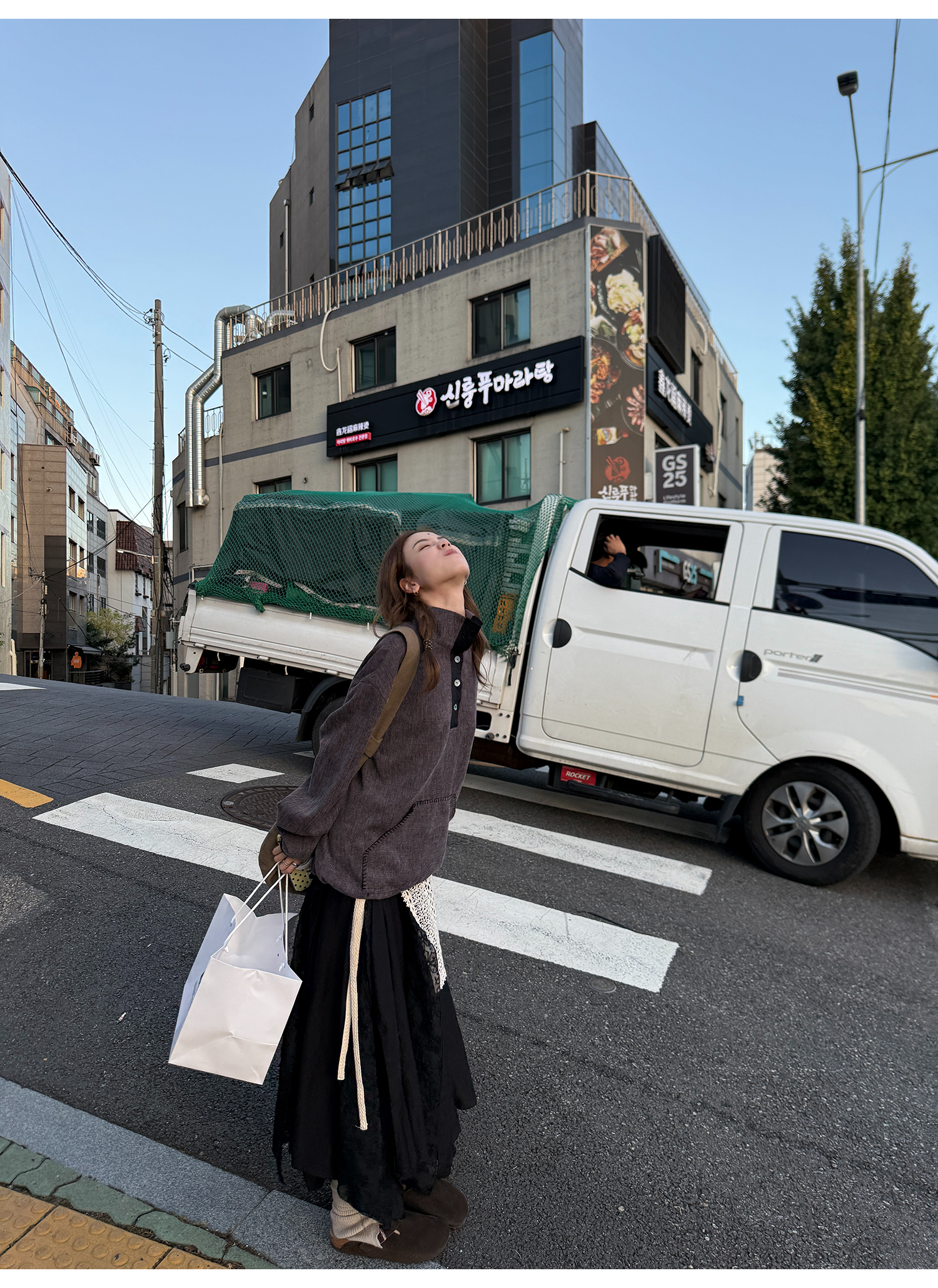 LelyMooch ステッチ入り立ち襟スウェット  LEM253