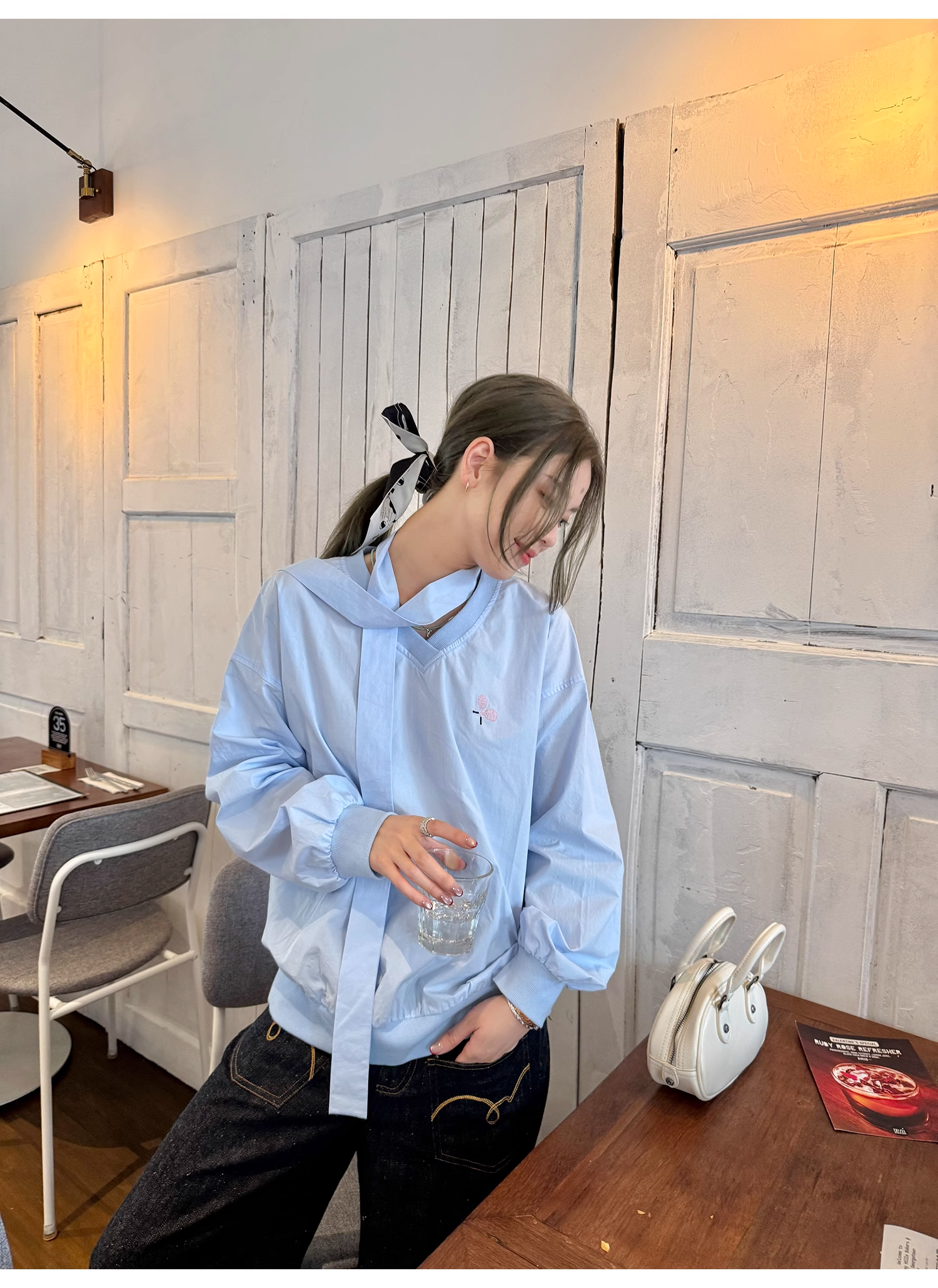 LelyMooch  スポーツカジュアル Vネック刺繍プルオーバー  LEM099