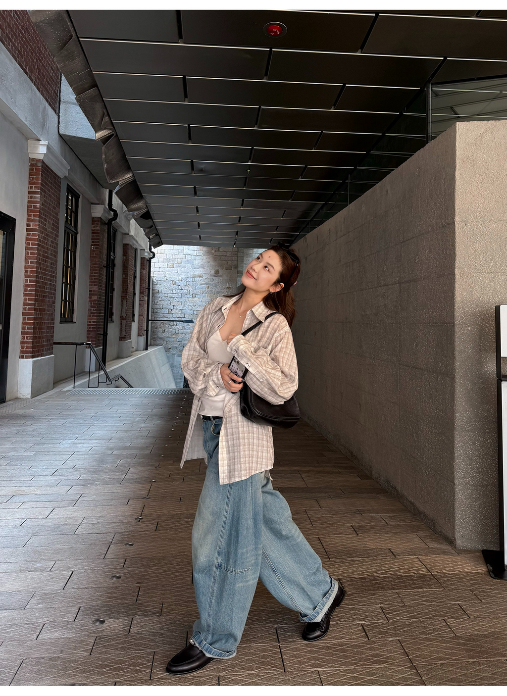 LelyMooch 春夏ムード漂う ひび割れ加工 カーブデニム  LEM316