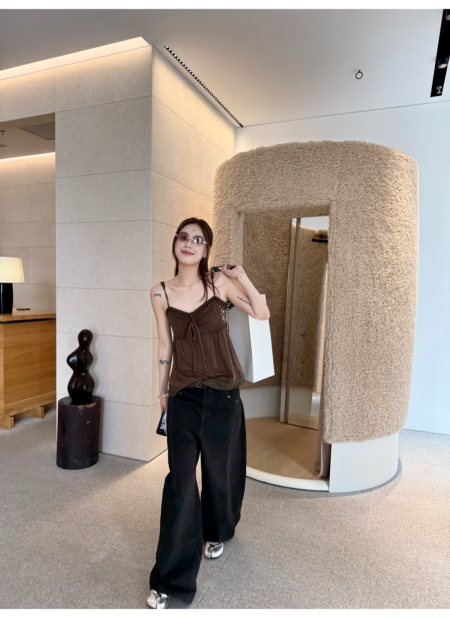 LelyMooch 刺繍入りテンセルキャミ  LEM206