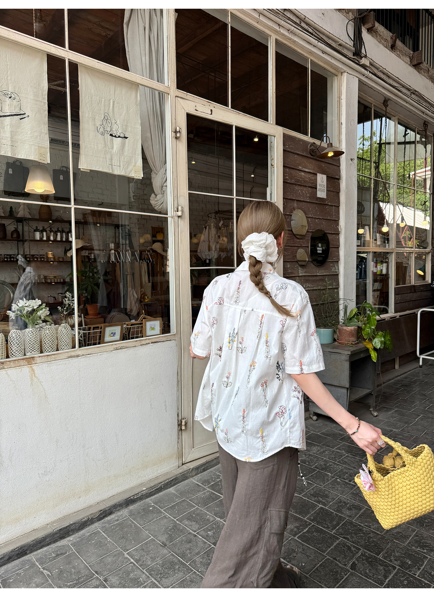 LelyMooch  大人可愛い＊花柄刺繍シャツ  LEM146