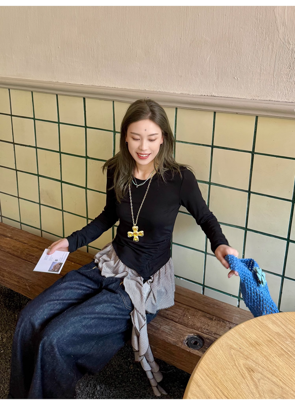 LelyMooch  ラウンドネック ウエストシェイプ Tシャツ  LEM100