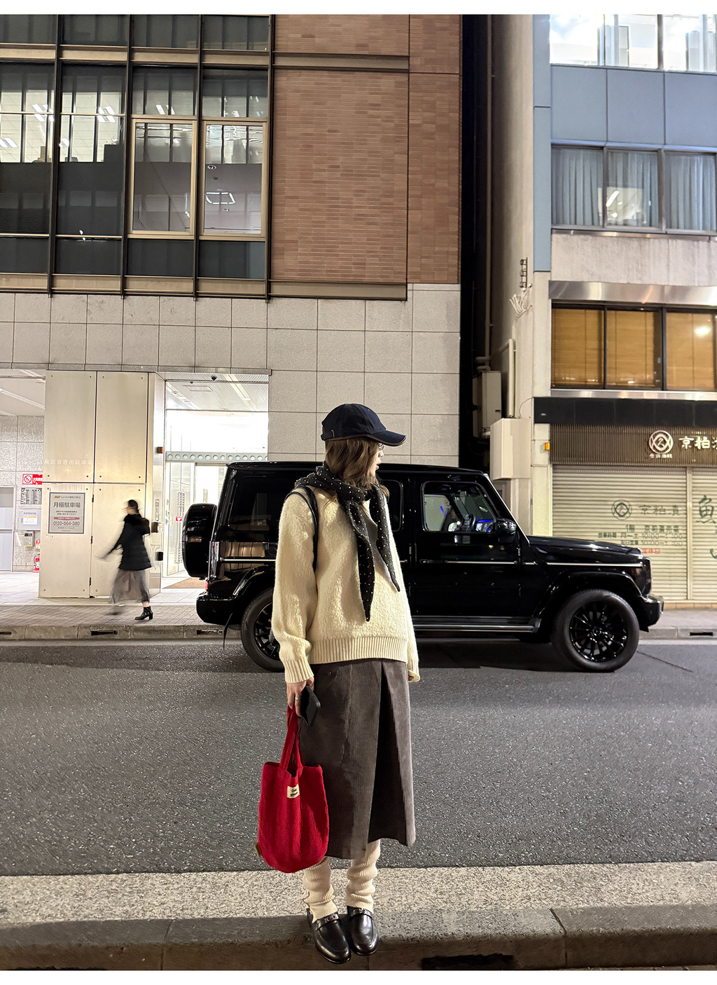 LelyMooch ウール100％ Vネック ニット  LEM285