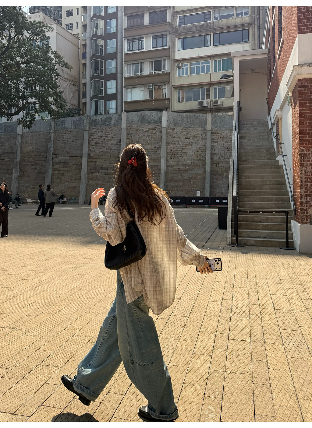 LelyMooch 春夏ムード漂う ひび割れ加工 カーブデニム  LEM316