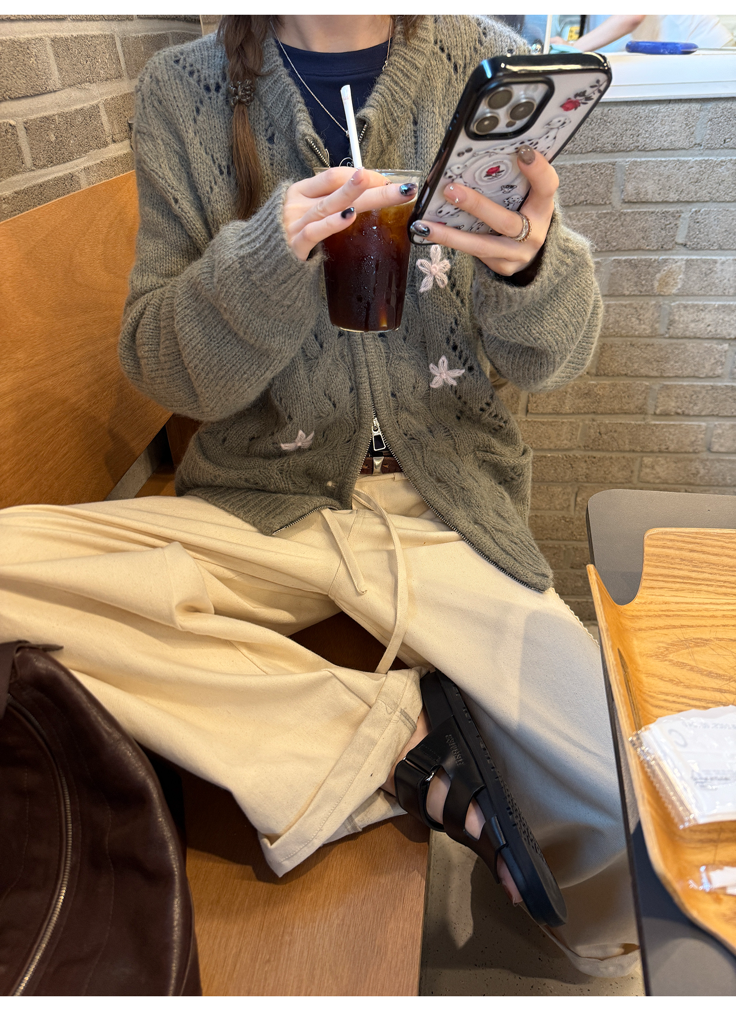 LelyMooch 小花刺しゅうウールジップカーディガン  LEM230