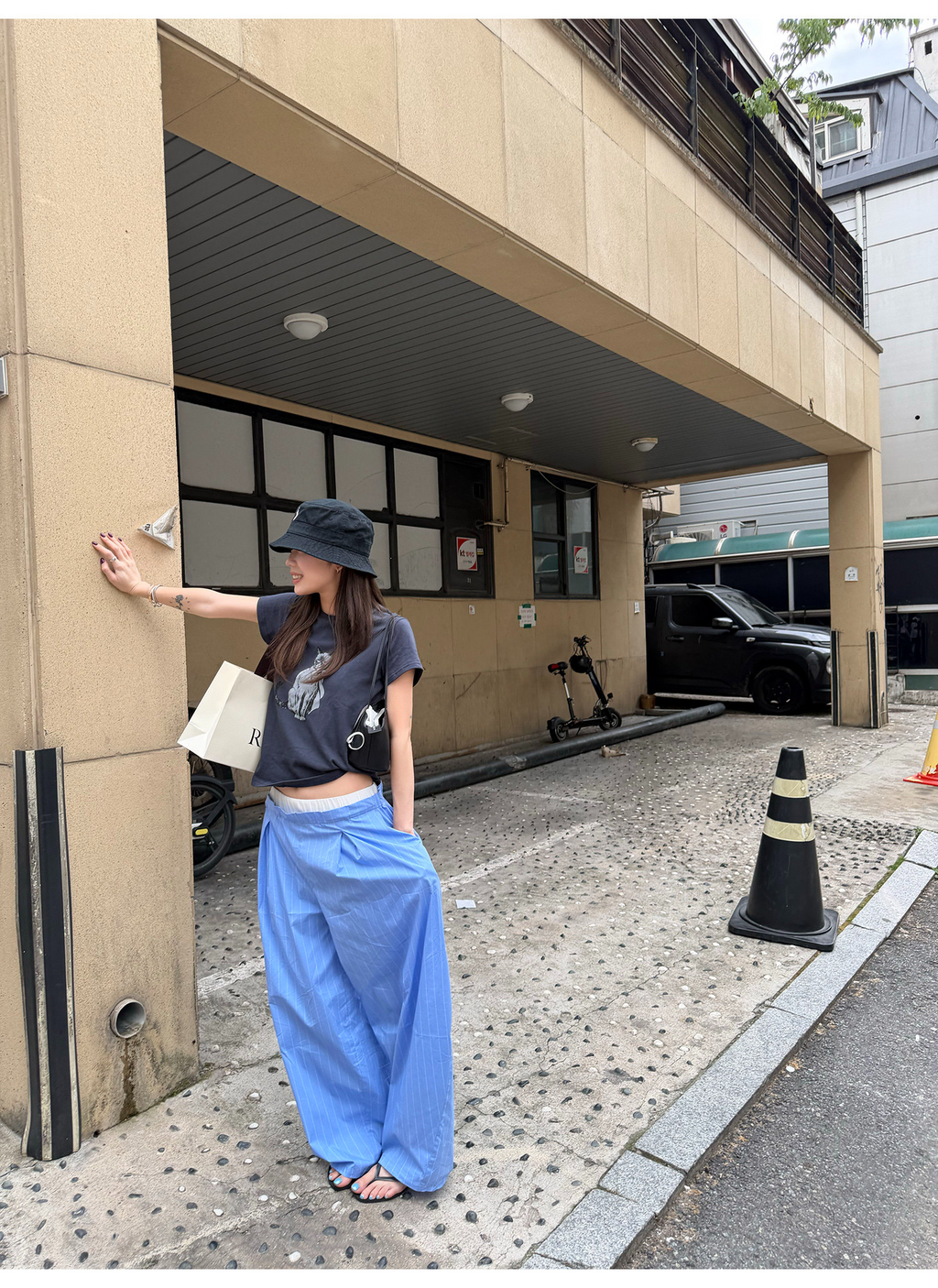 LelyMooch 爽やかブルーのバルーンカーブパンツ  LEM363