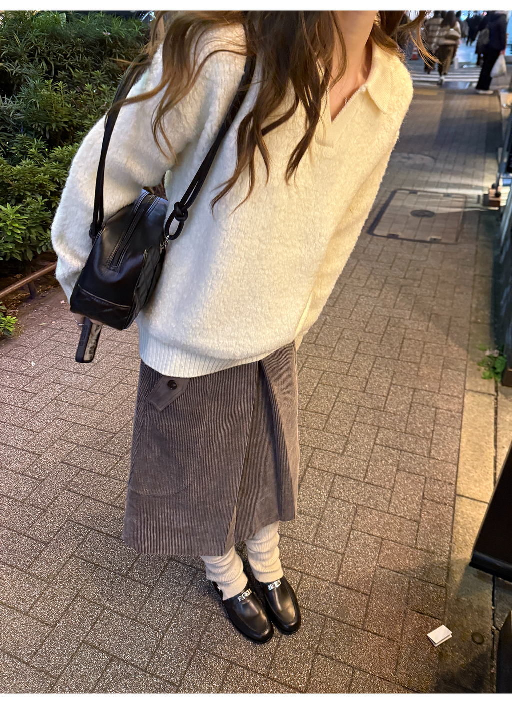 LelyMooch ウール100％ Vネック ニット  LEM285