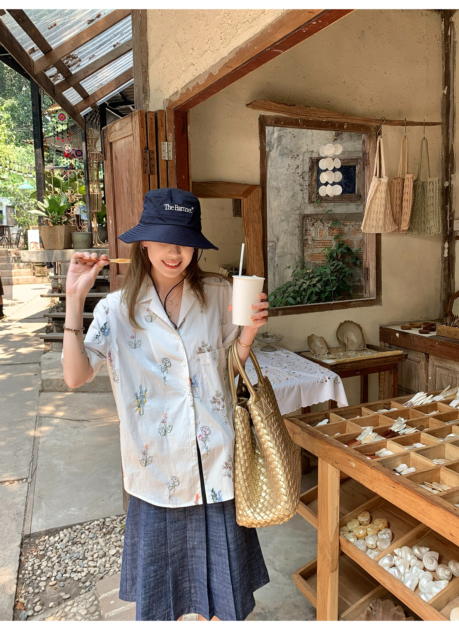 LelyMooch  大人可愛い＊花柄刺繍シャツ  LEM146