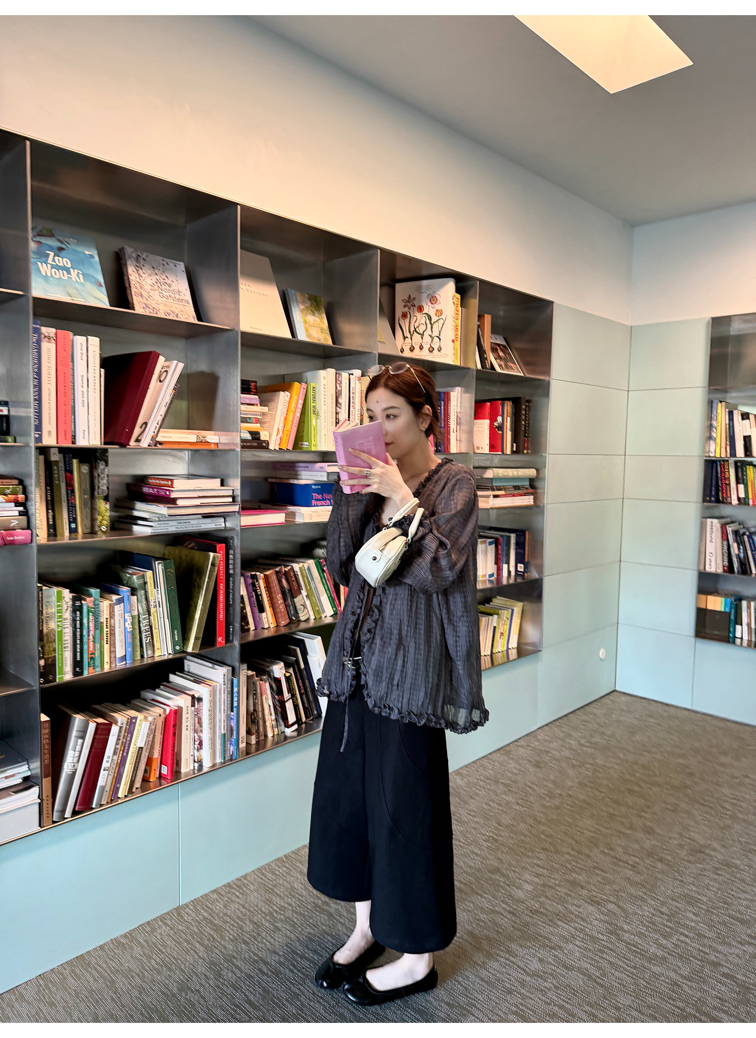 LelyMooch フリル付きVネックチェックシャツ  LEM204