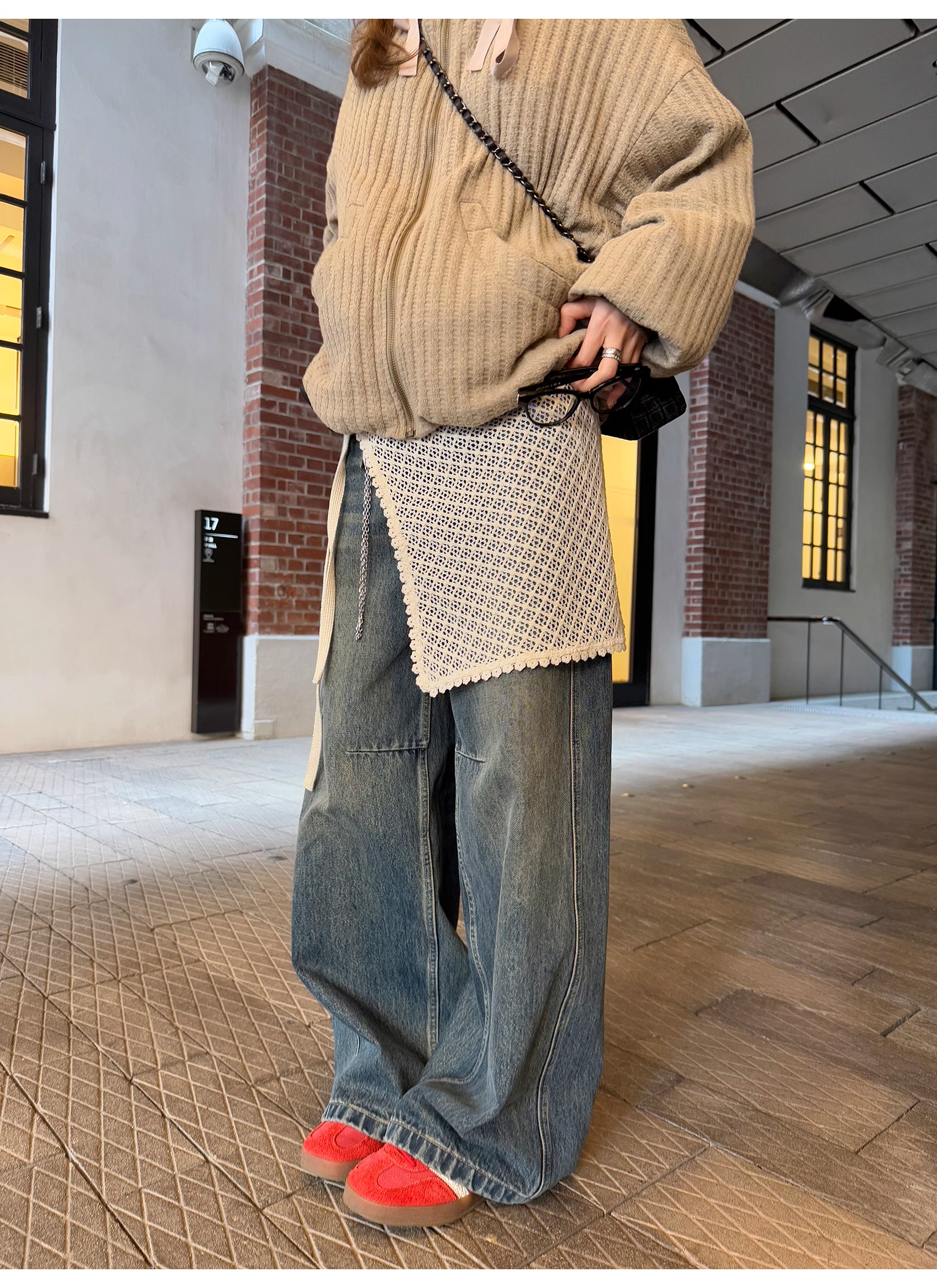 LelyMooch  ウォッシュブルーのジーンズ  LEM087