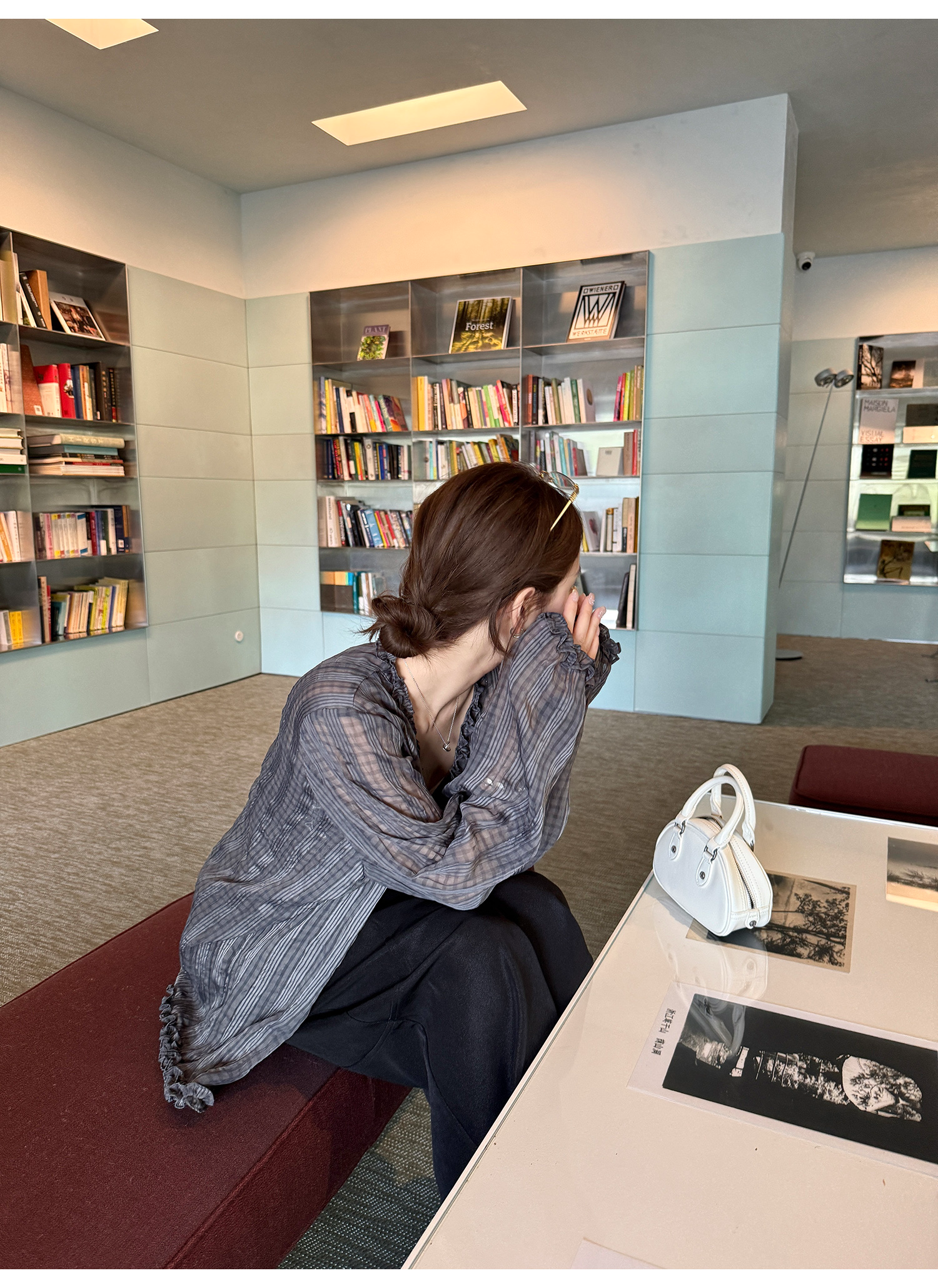 LelyMooch フリル付きVネックチェックシャツ  LEM204