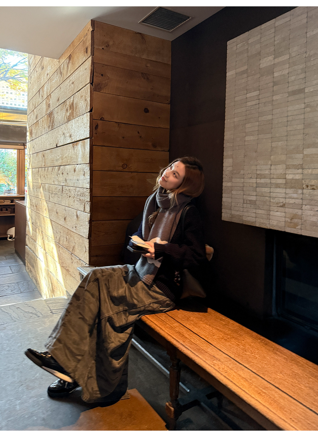 LelyMooch ウール100％ Vネック ニット  LEM285