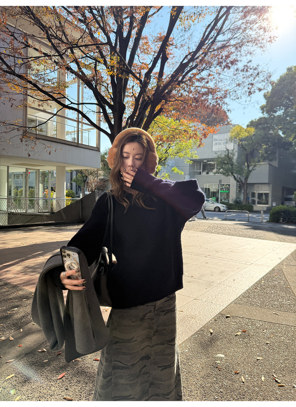 LelyMooch ウール100％ Vネック ニット  LEM285