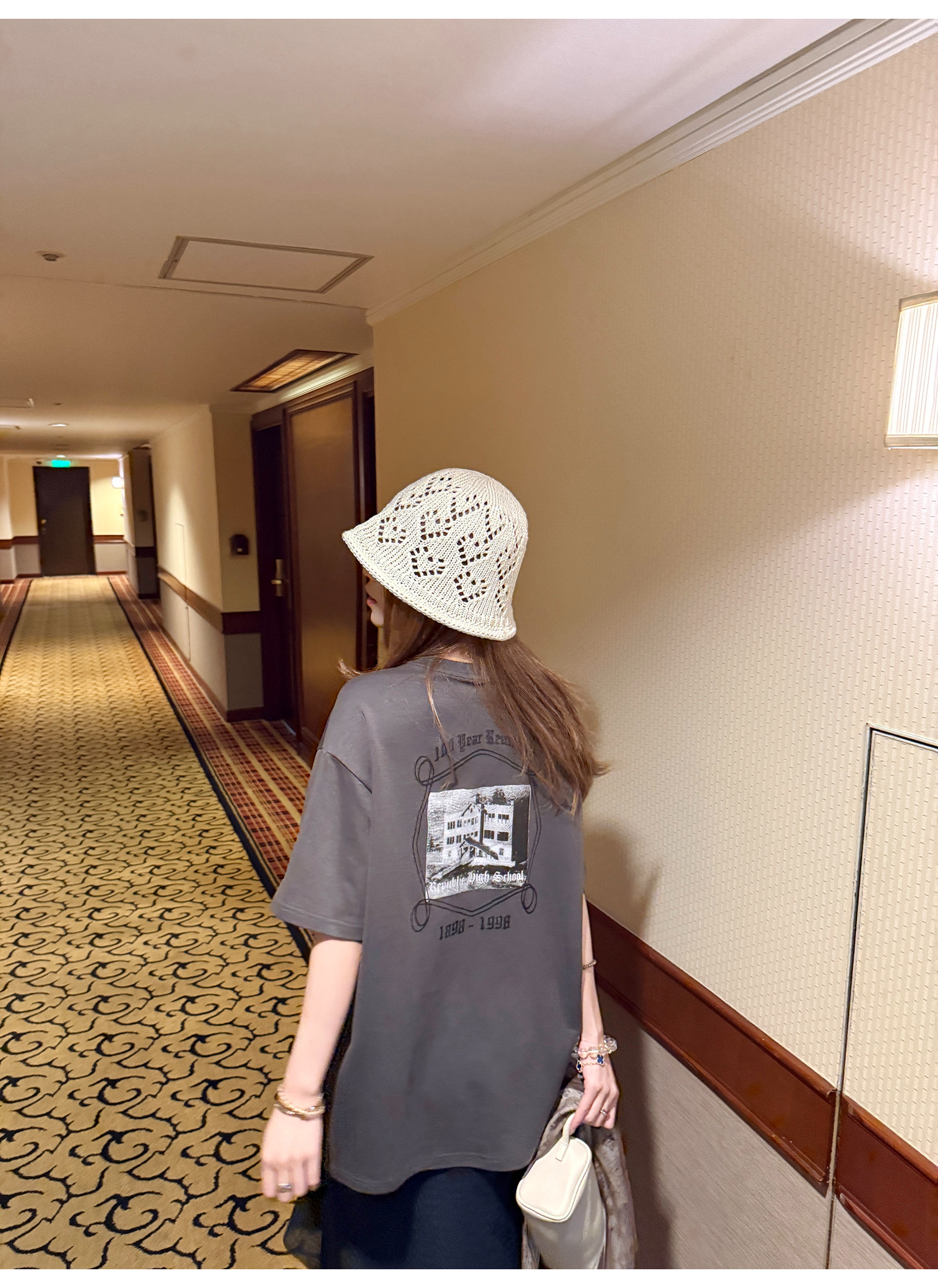 LelyMooch クラインブルー×スタッズTシャツ｜2色展開  LEM194