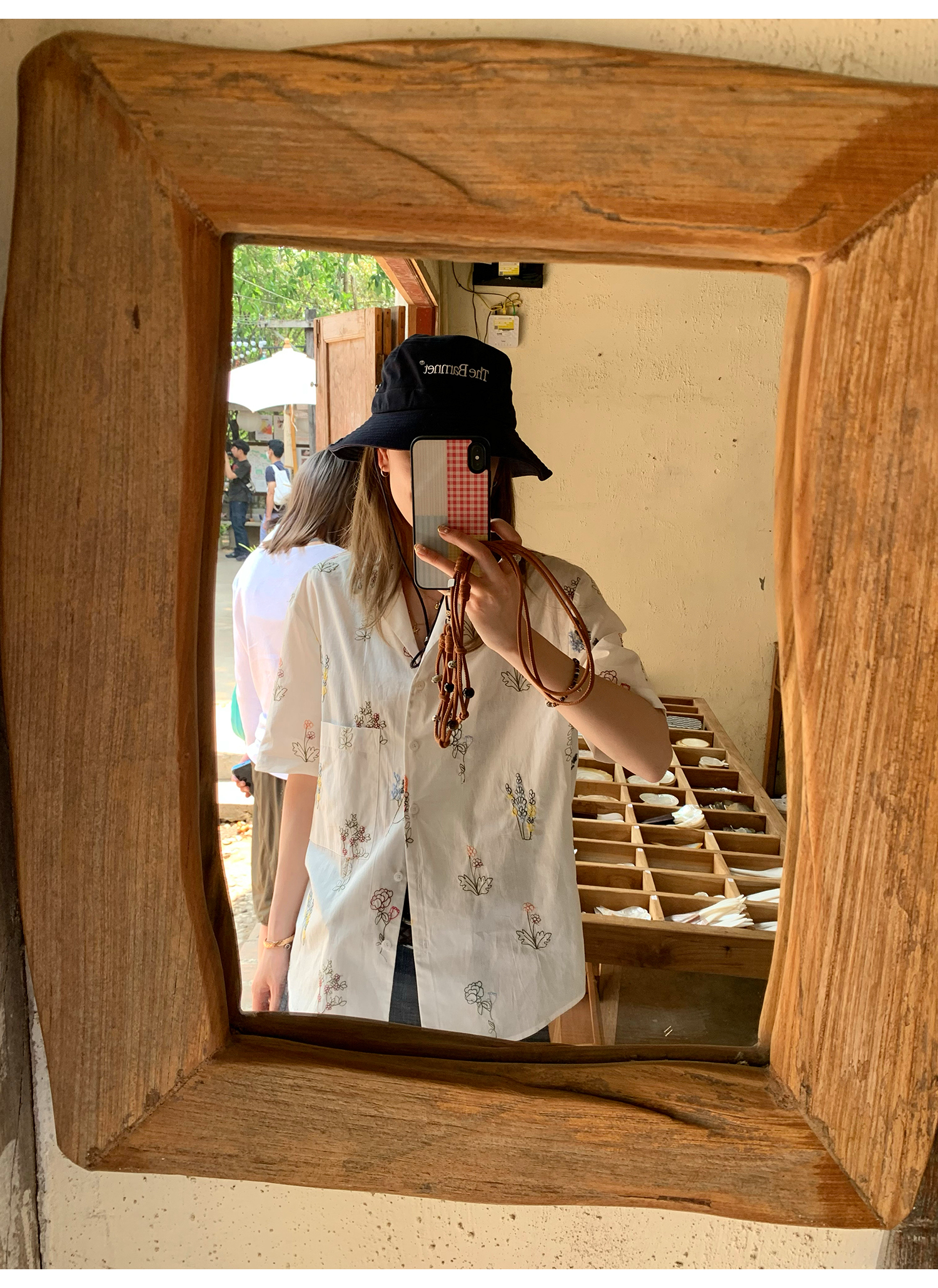 LelyMooch  大人可愛い＊花柄刺繍シャツ  LEM146