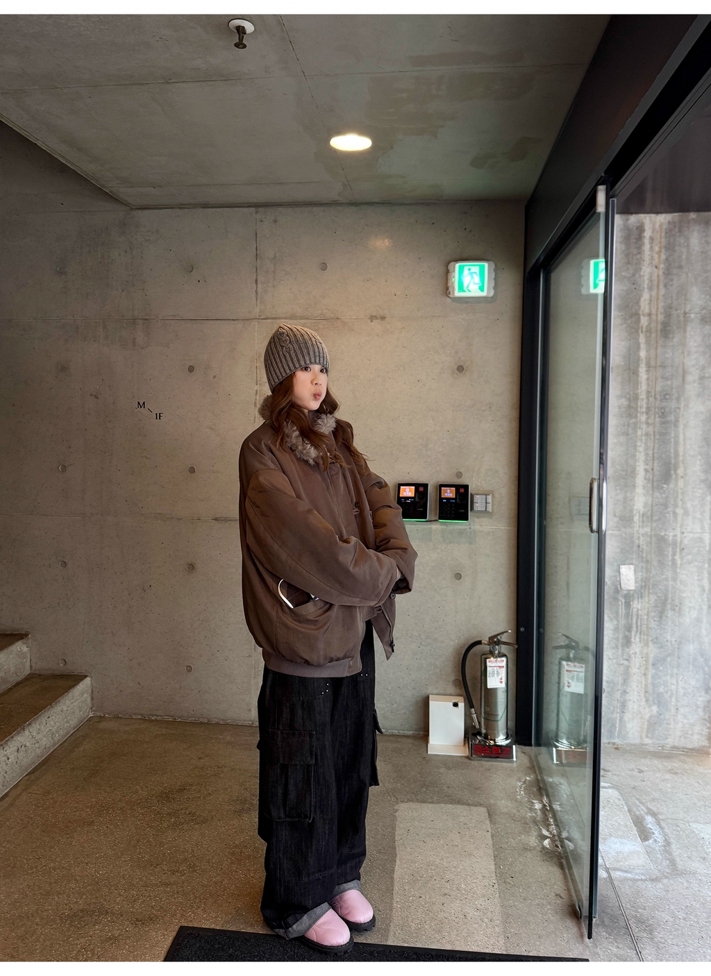 LelyMooch セルビッジ黒デニムパンツ　LEM257