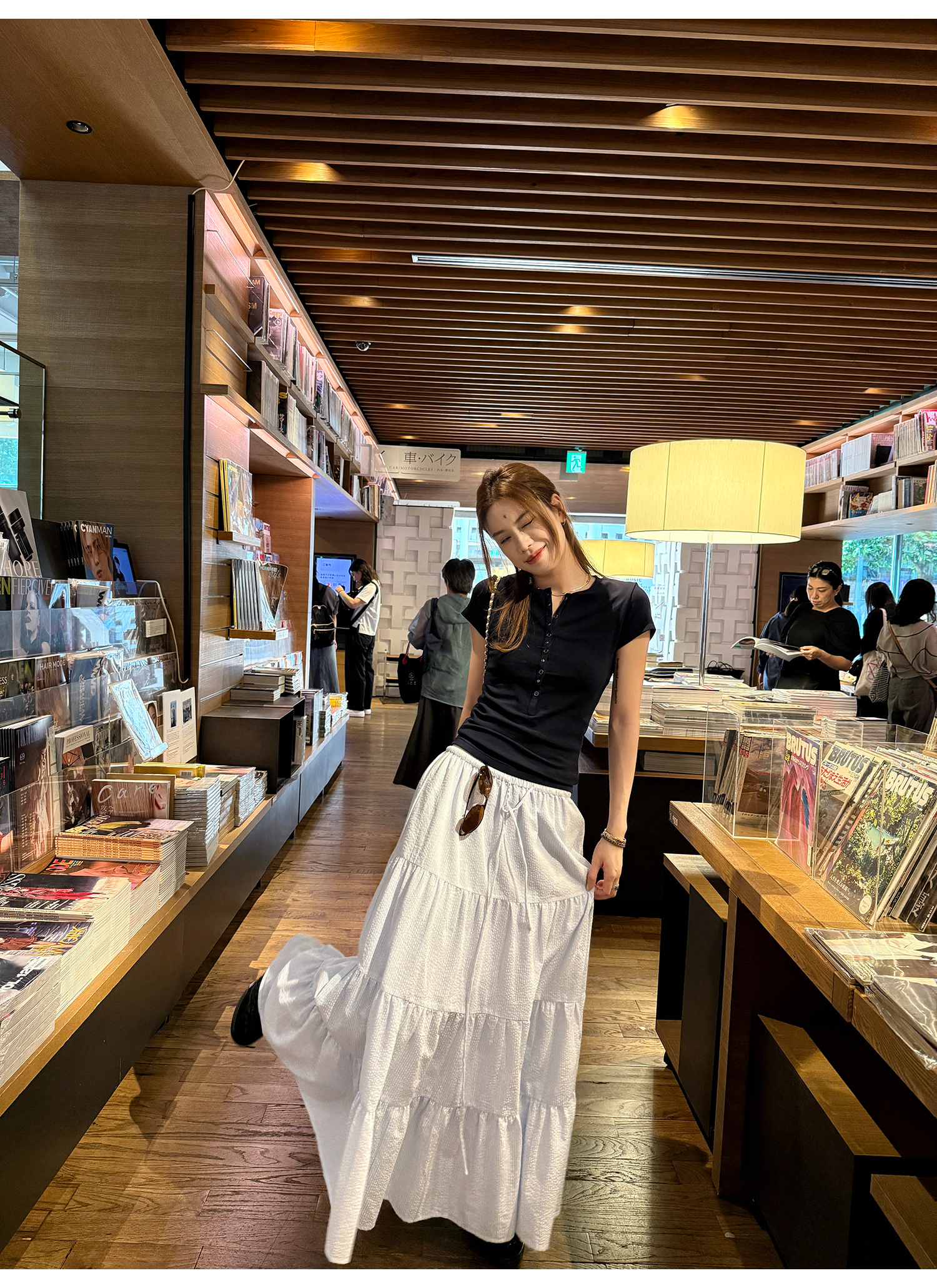 LelyMooch 選べる2色・テンセル混スタッズTシャツ  LEM184