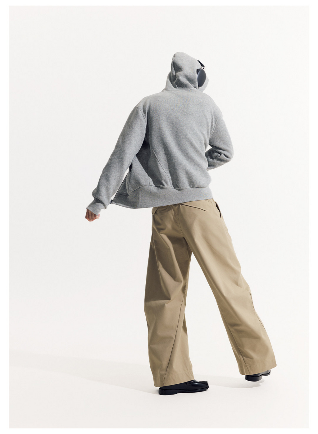 斜めジップ ダンボール素材 パーカー  LOM048