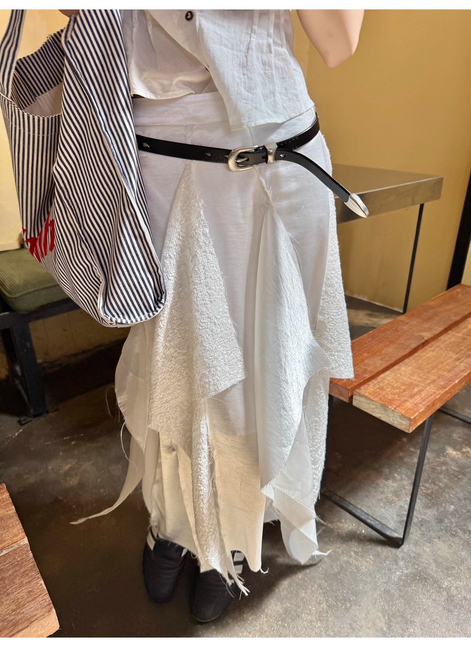 LelyMooch  重厚レース×光沢サテンスカート  LEM097