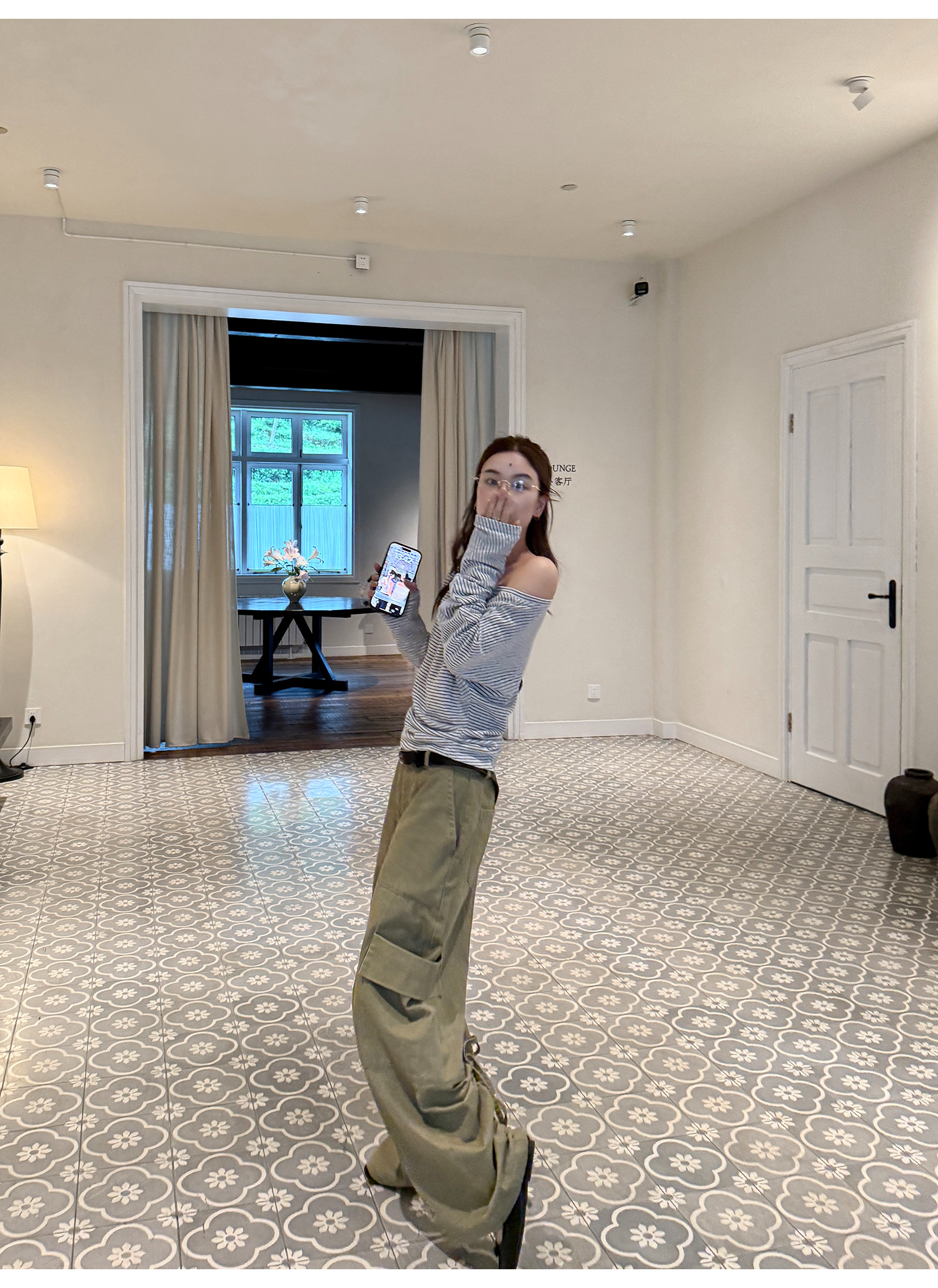 LelyMooch 小花刺繍ストライプトップス  LEM210