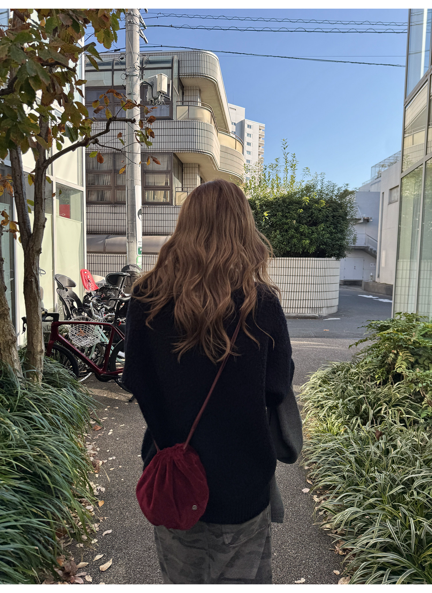 LelyMooch ウール100％ Vネック ニット  LEM285