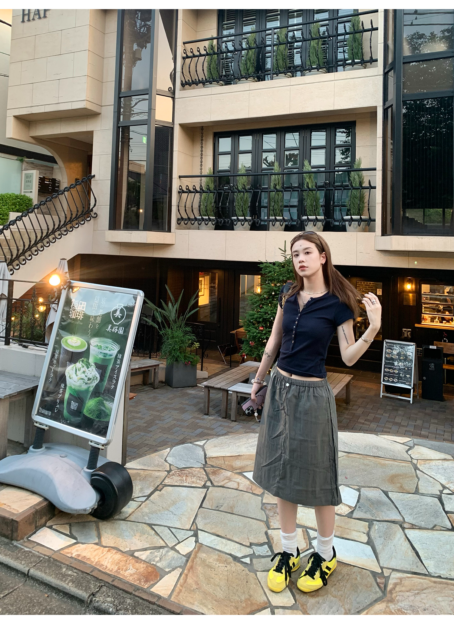 LelyMooch 選べる2色・テンセル混スタッズTシャツ  LEM184