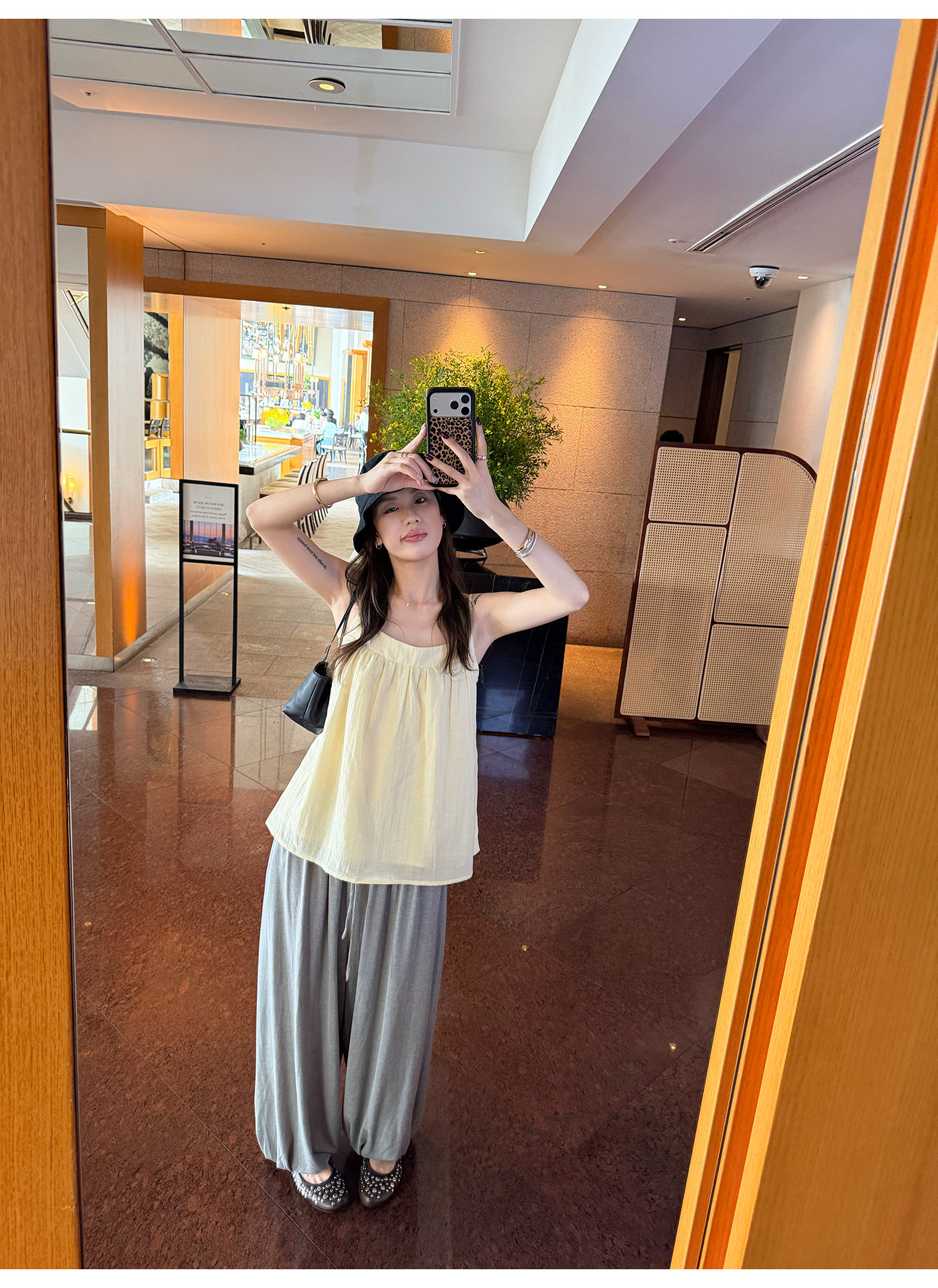 LelyMooch 梅雨も快適！さらっと軽やかワイドパンツ  LEM364