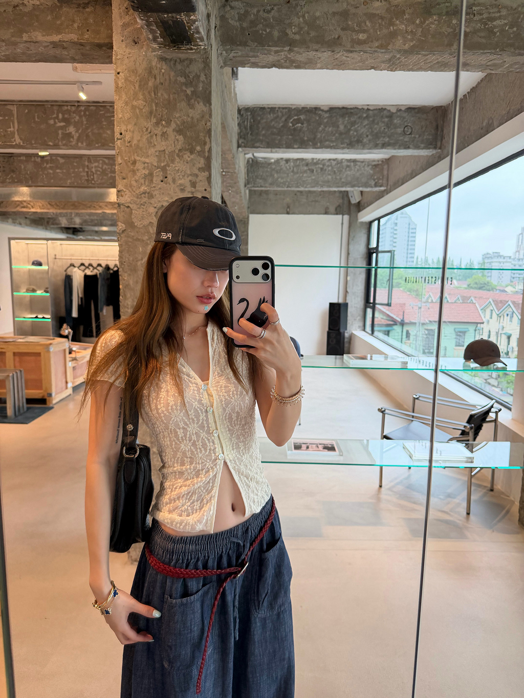 LelyMooch シャーリングジャカード Vネックトップス　LEM352