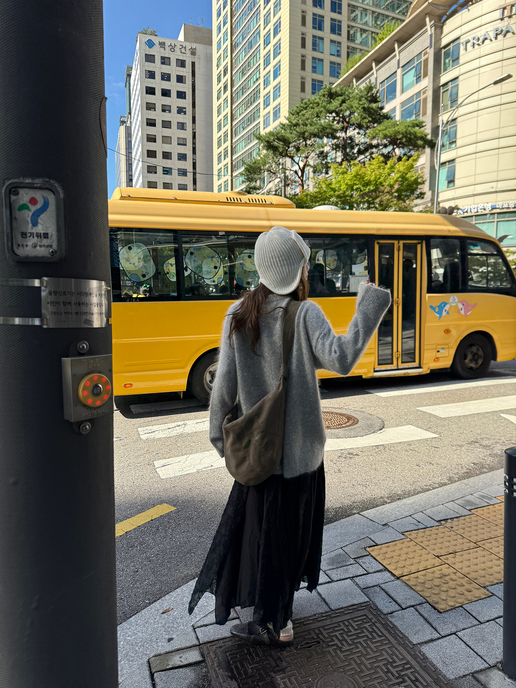 LelyMooch スパンコール入りカシミヤ混ニット  LEM267