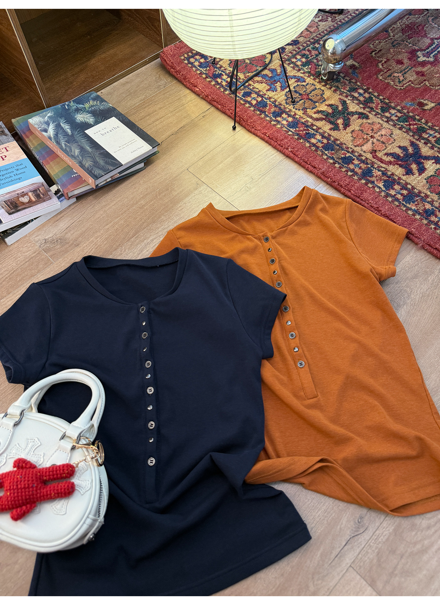 LelyMooch 選べる2色・テンセル混スタッズTシャツ  LEM184