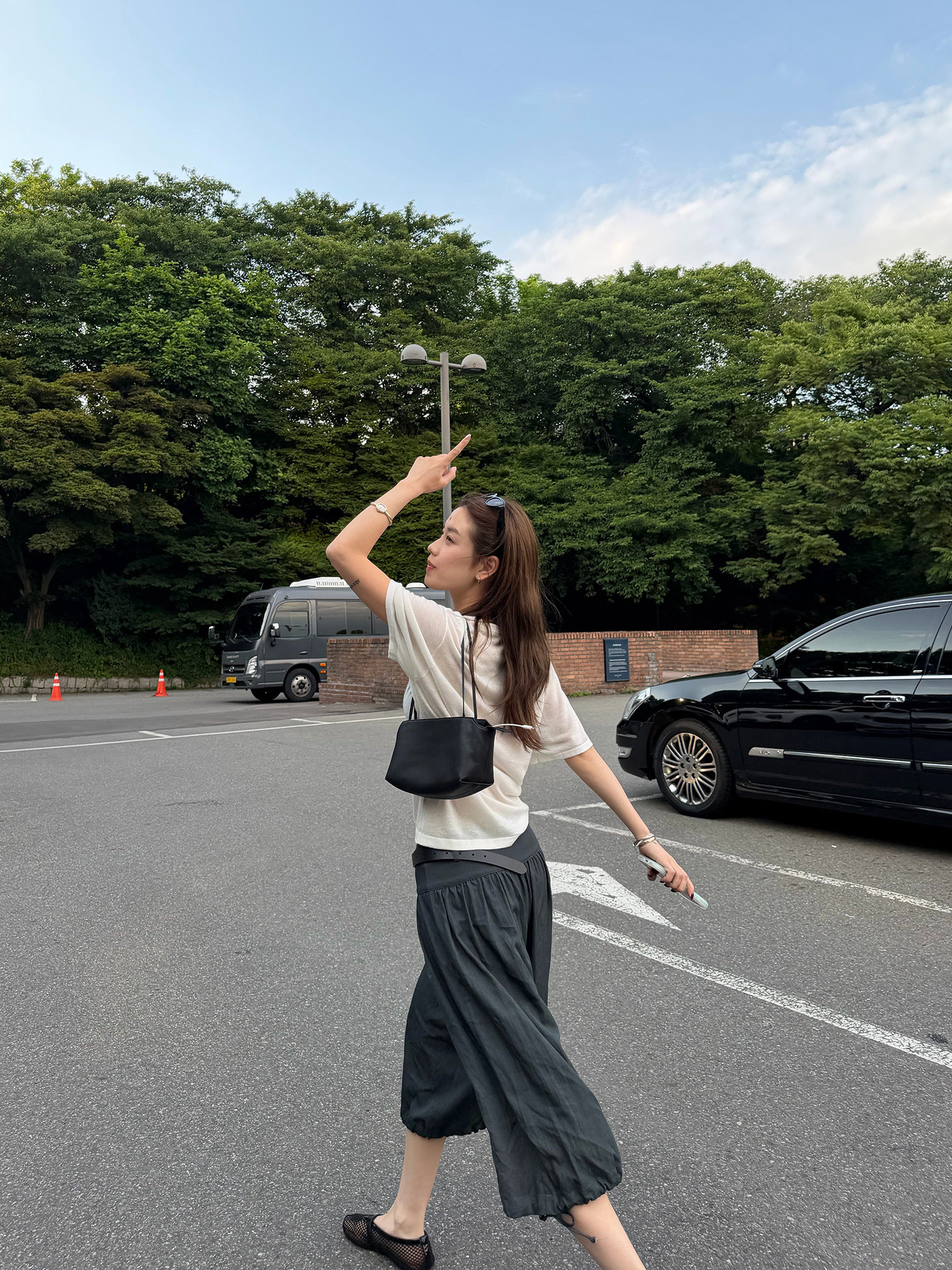 LelyMooch 風をまとう、ギャザーバルーンパンツ  LEM365
