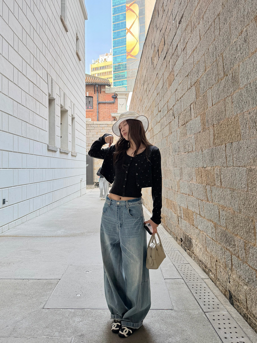 LelyMooch 春夏ムード漂う ひび割れ加工 カーブデニム  LEM316