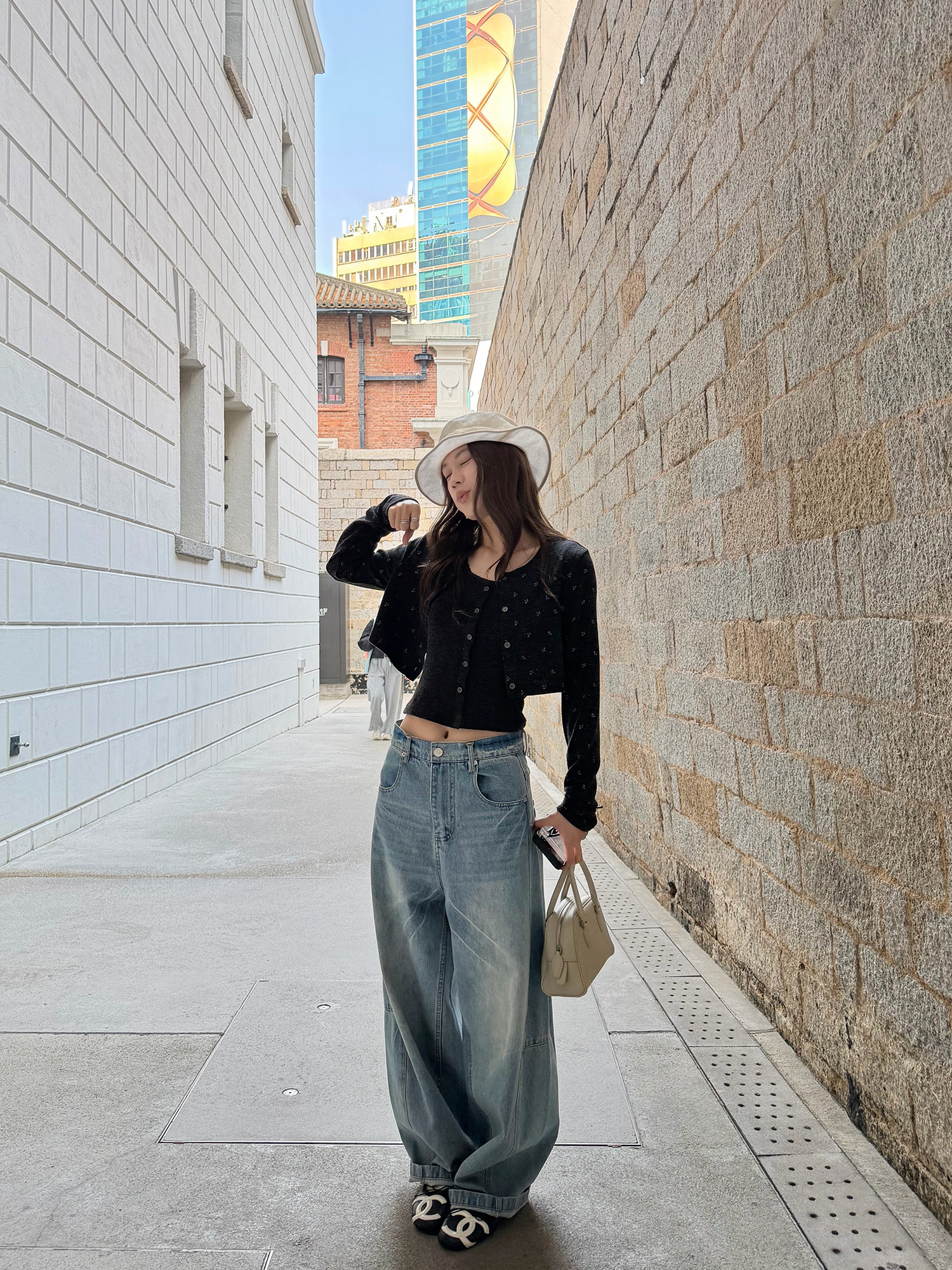 LelyMooch 春夏ムード漂う ひび割れ加工 カーブデニム  LEM316