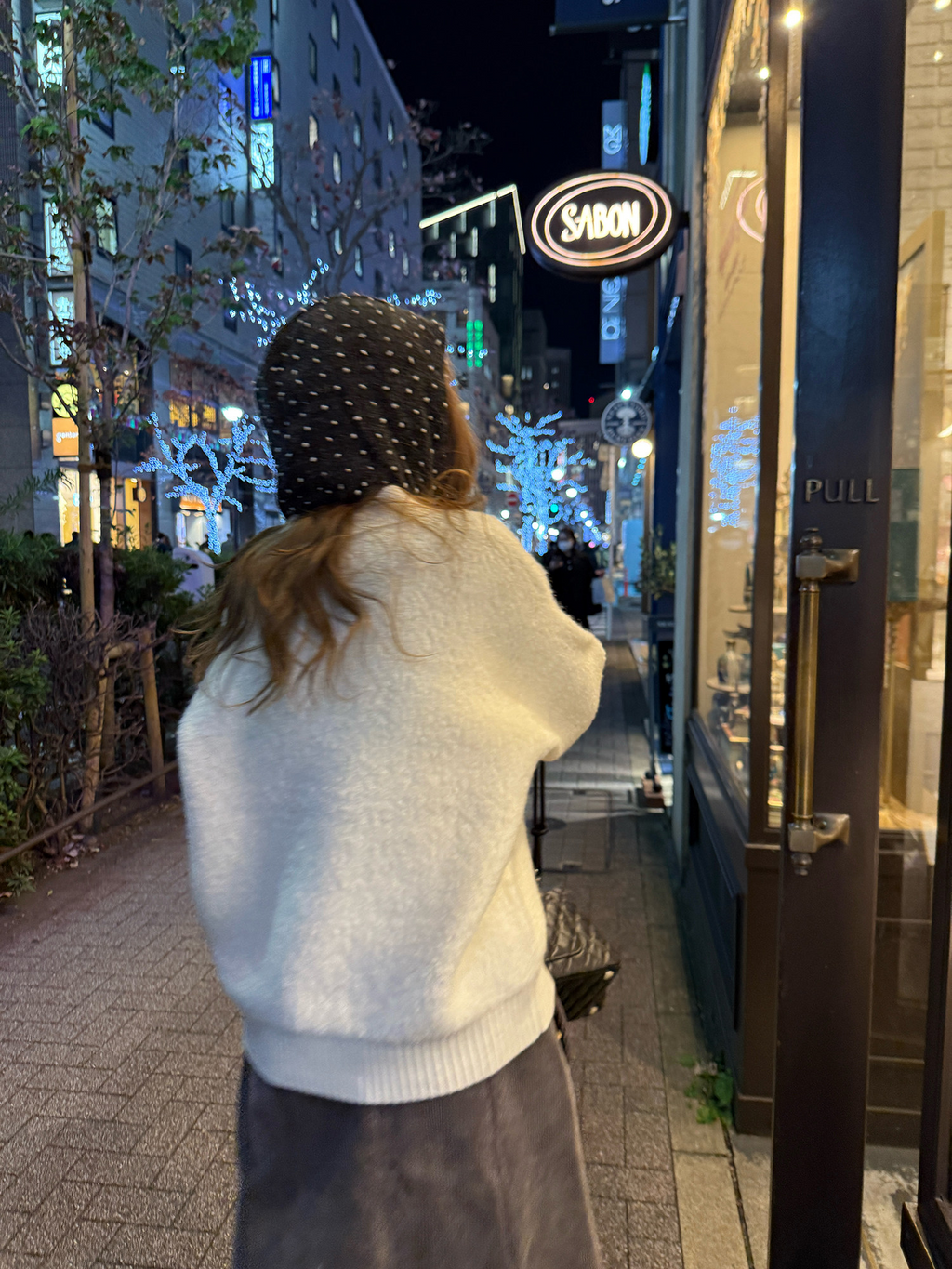 LelyMooch ウール100％ Vネック ニット  LEM285