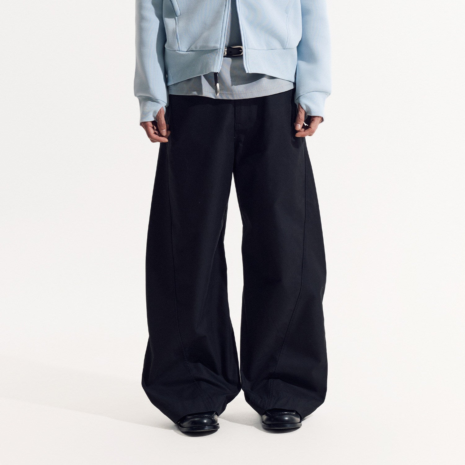 LOM030同型 軽やかな春夏素材 立体カーブワイドパンツ  LOM051