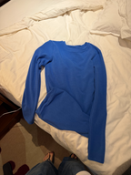 LelyMoochロイヤルブルーの細身長袖Tシャツ LEM433