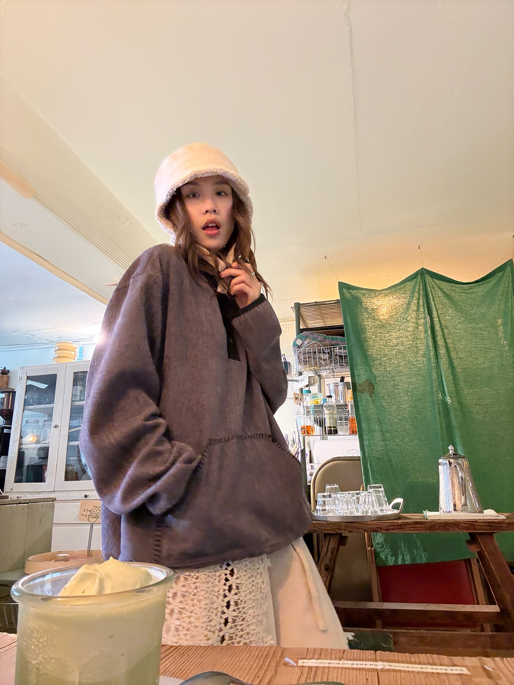 LelyMooch ステッチ入り立ち襟スウェット  LEM253