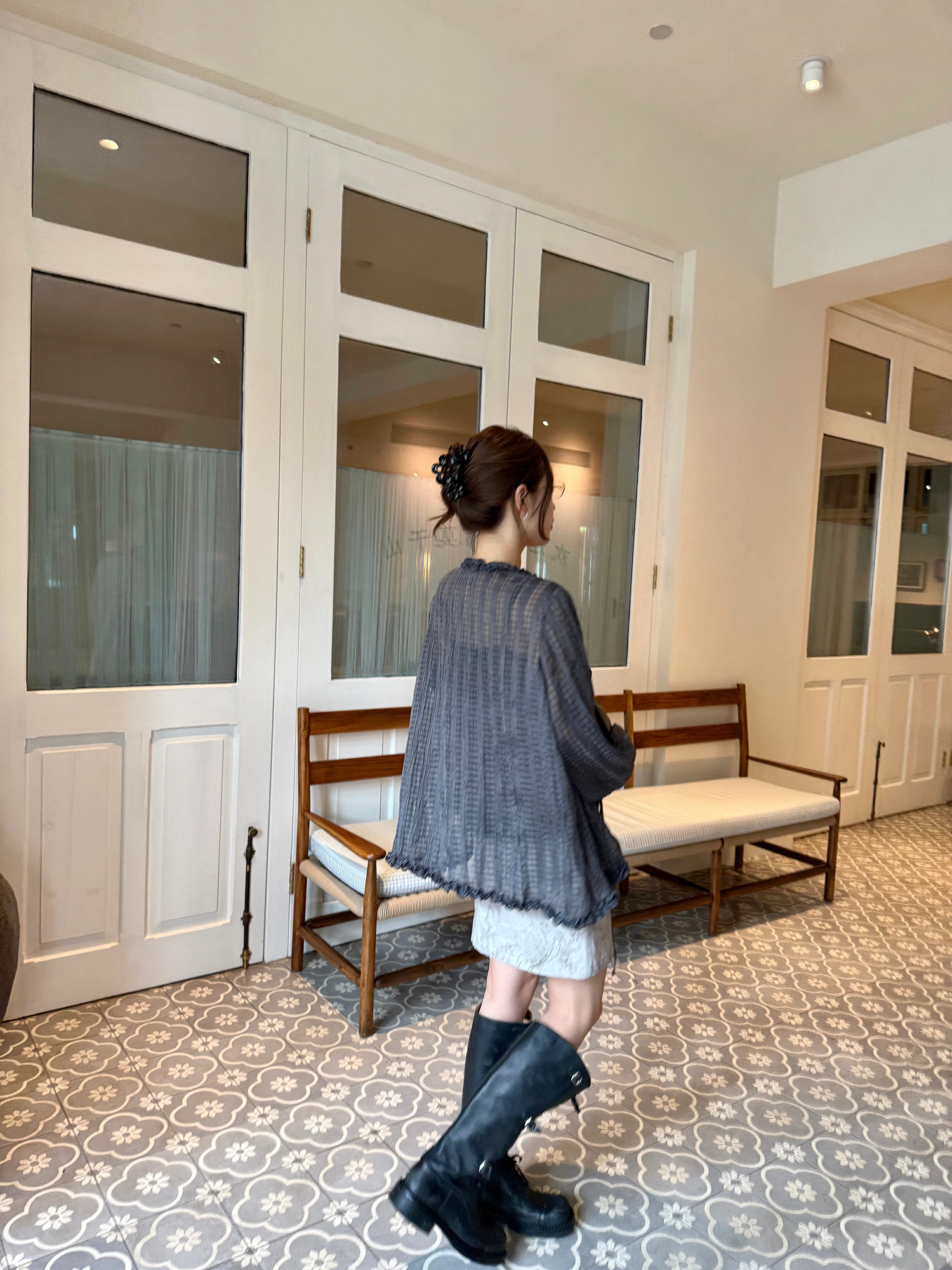 LelyMooch フリル付きVネックチェックシャツ  LEM204