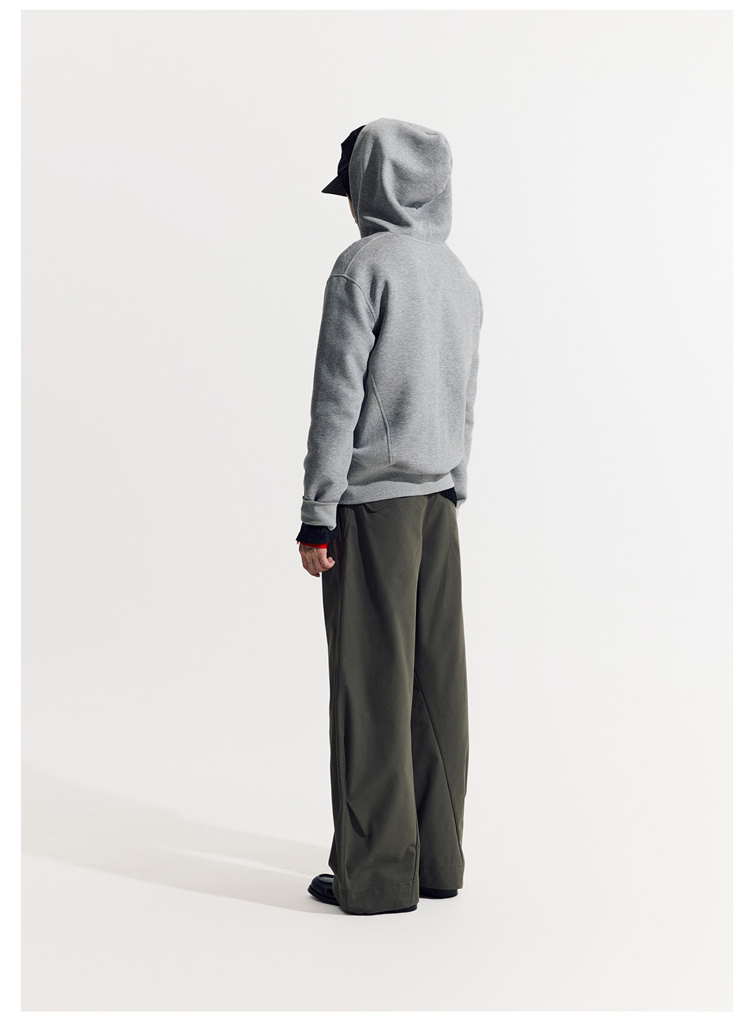 斜めジップ ダンボール素材 パーカー  LOM048