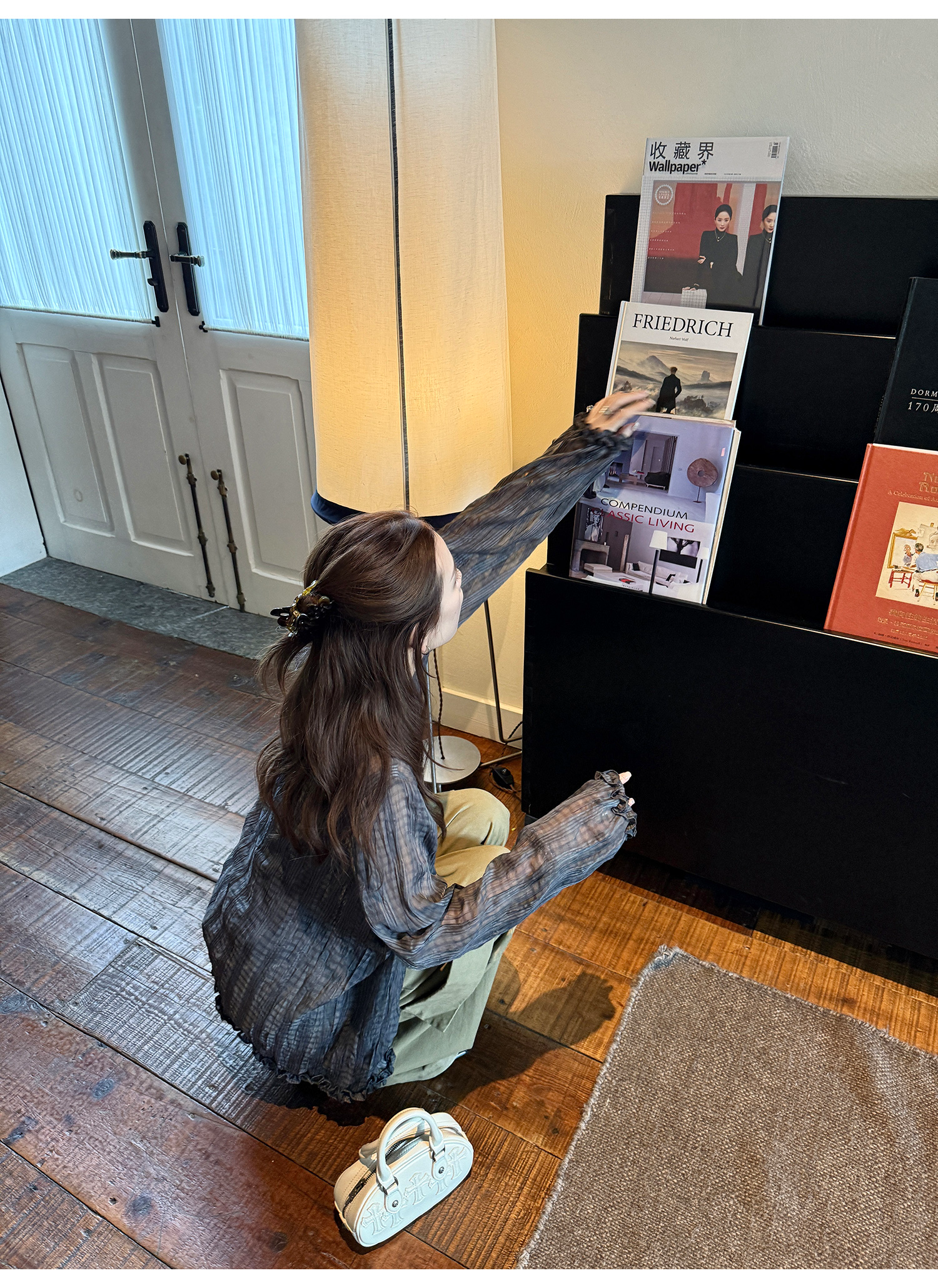 LelyMooch フリル付きVネックチェックシャツ  LEM204